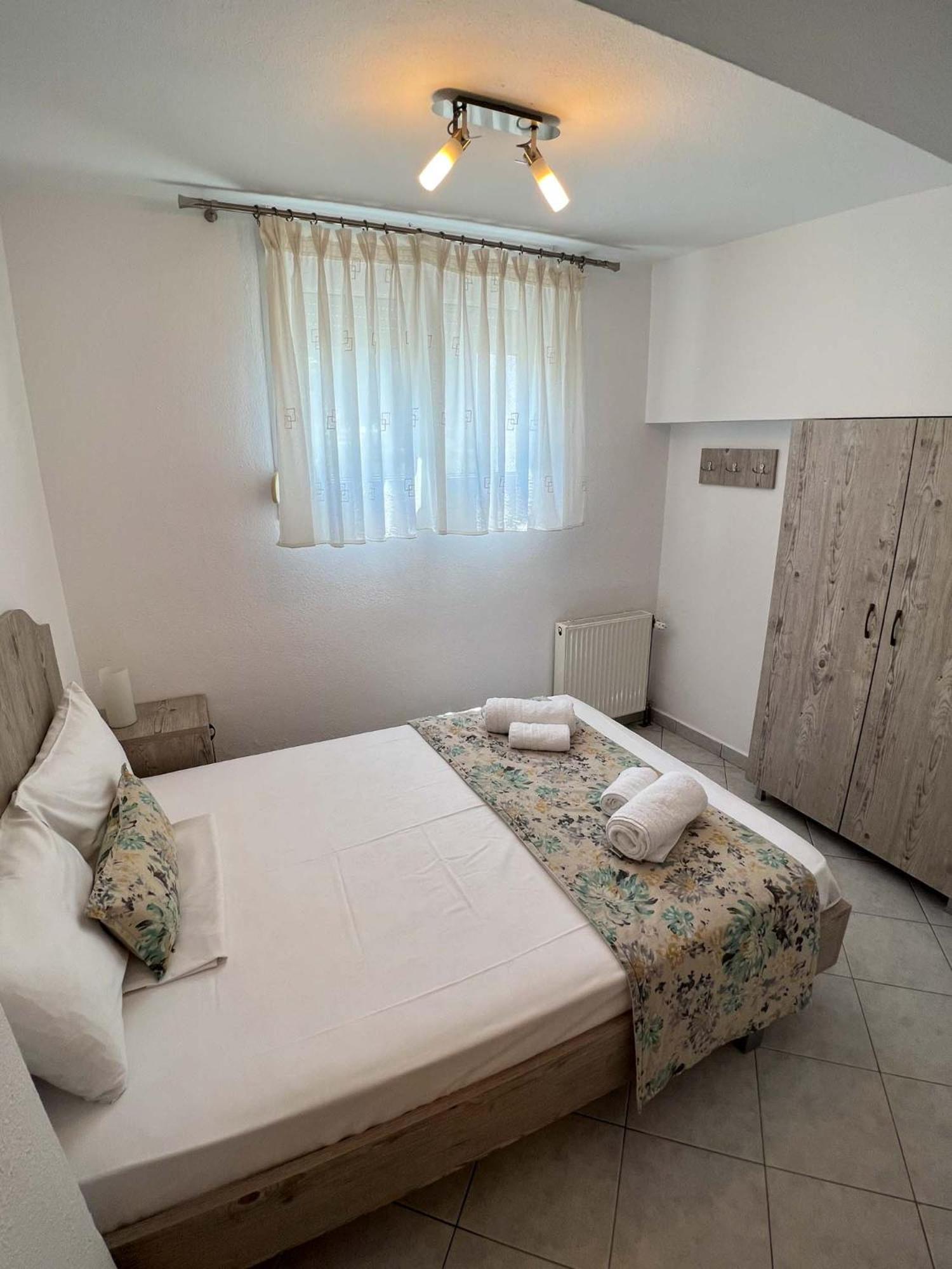 Two-Bedroom Apartment (4 Adults) - Photo 5