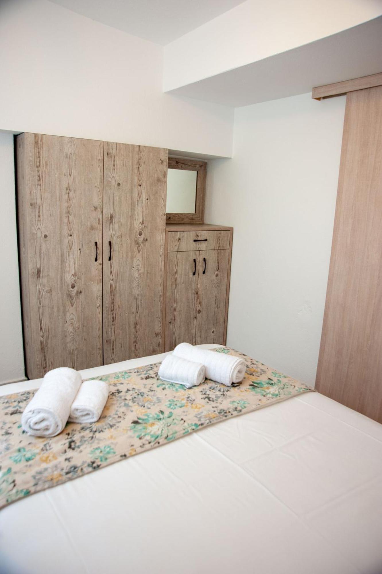 Two-Bedroom Apartment (4 Adults) - Photo 6