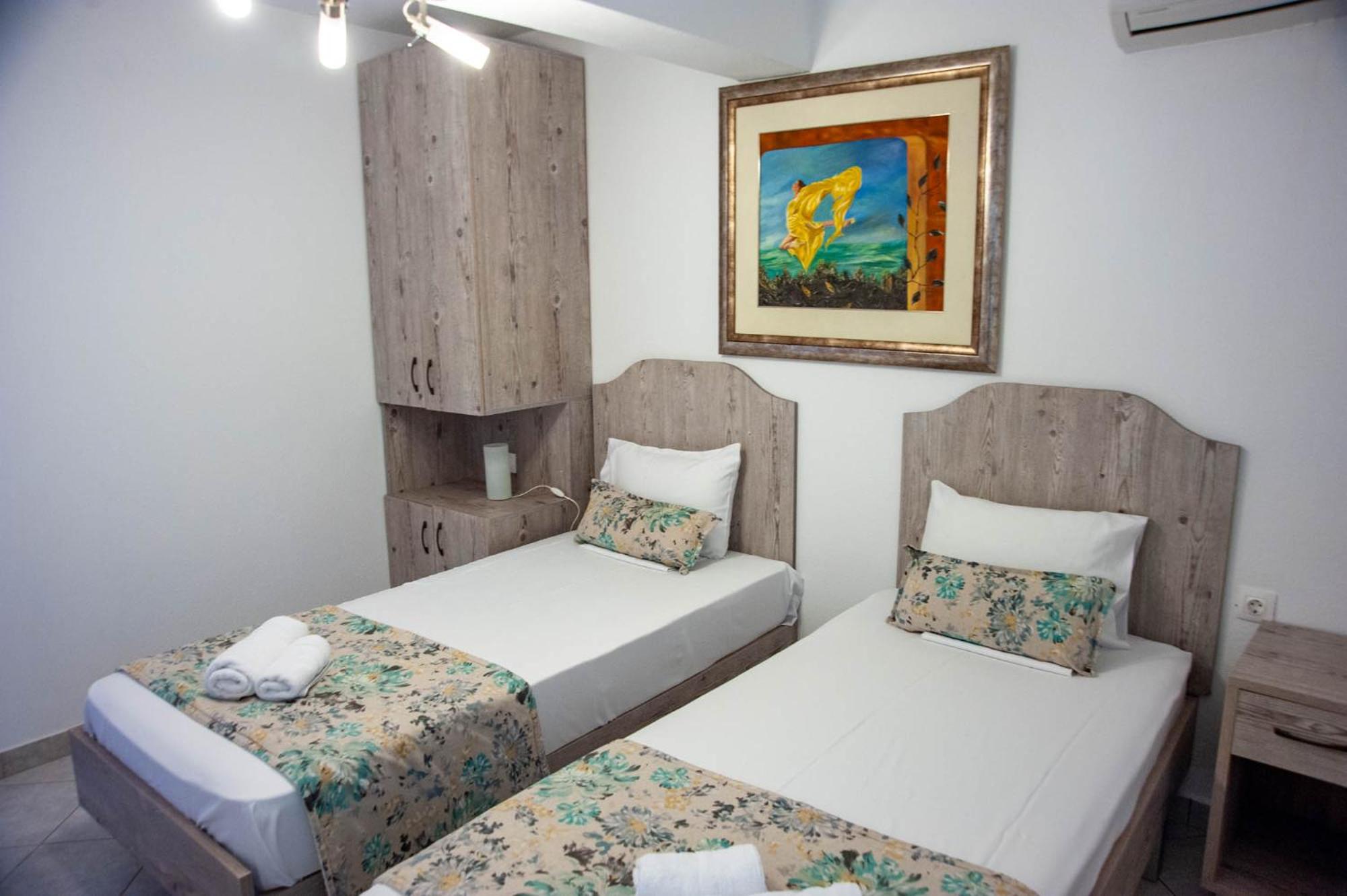 Two-Bedroom Apartment (4 Adults) - Photo 9