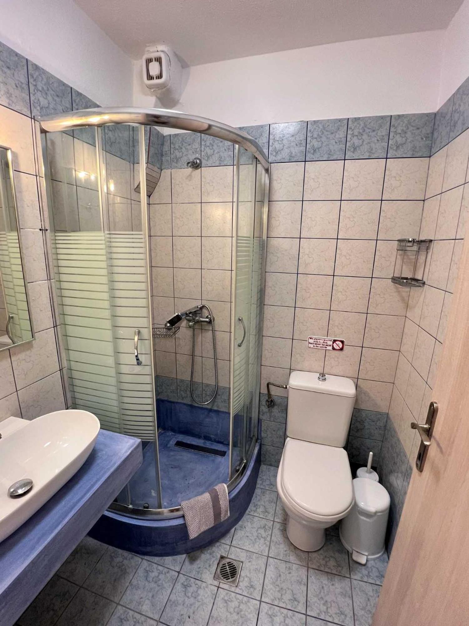 Two-Bedroom Apartment (4 Adults) - Photo 7