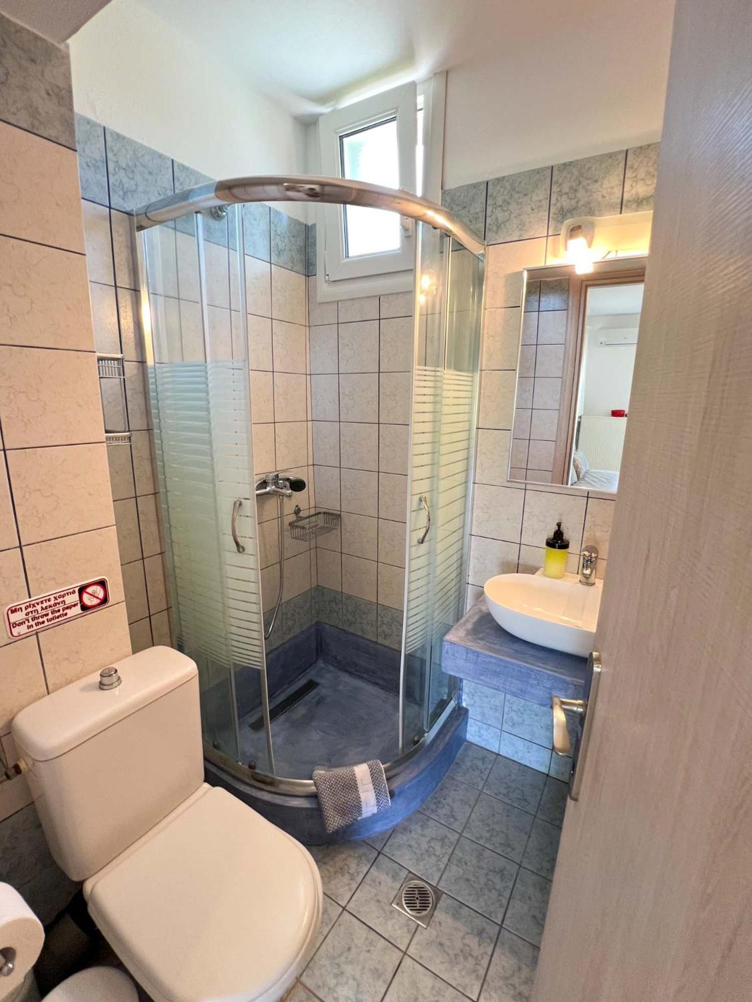 Two-Bedroom Apartment (4 Adults) - Photo 3