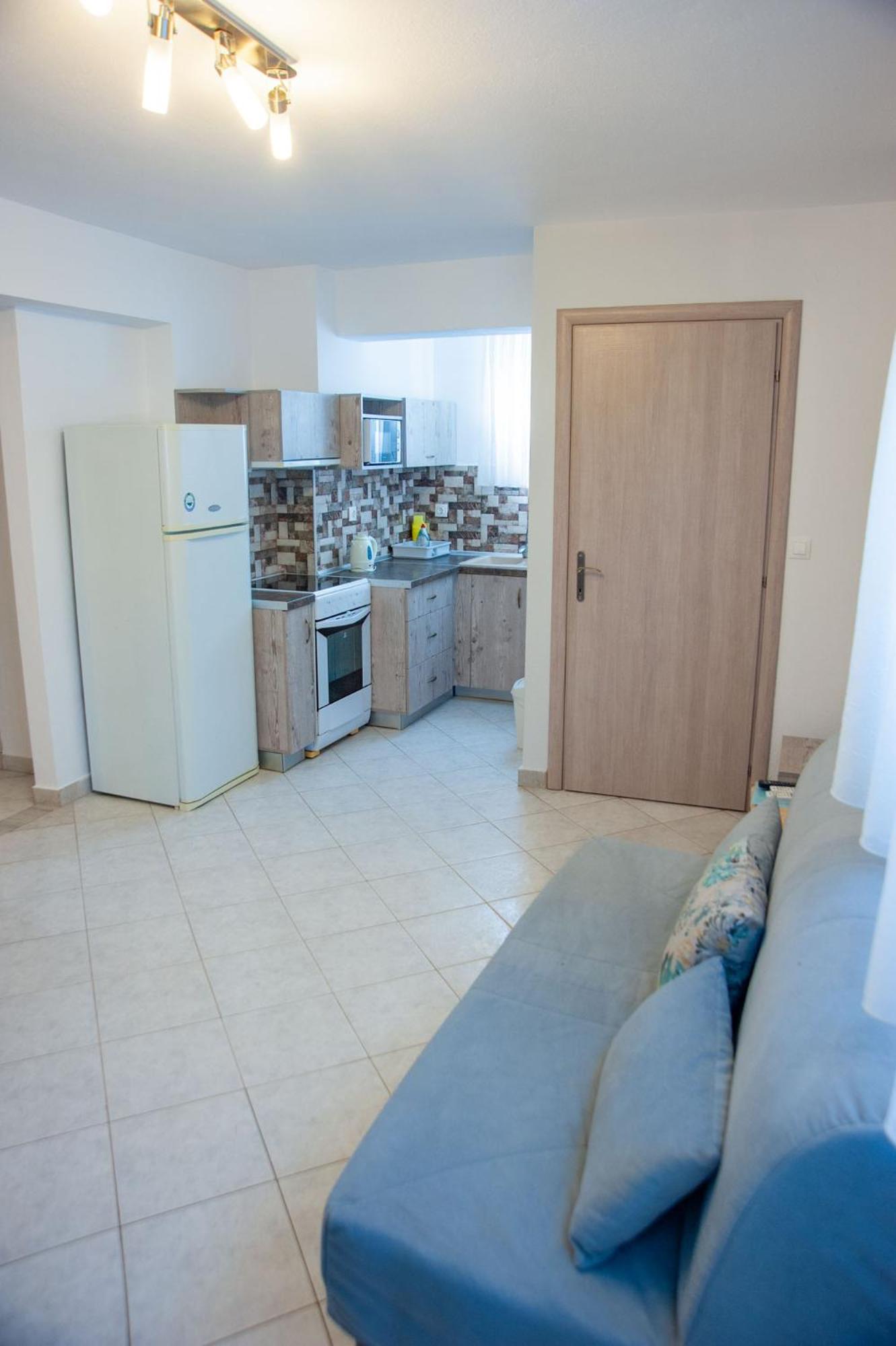 Two-Bedroom Apartment (4 Adults) - Photo 18