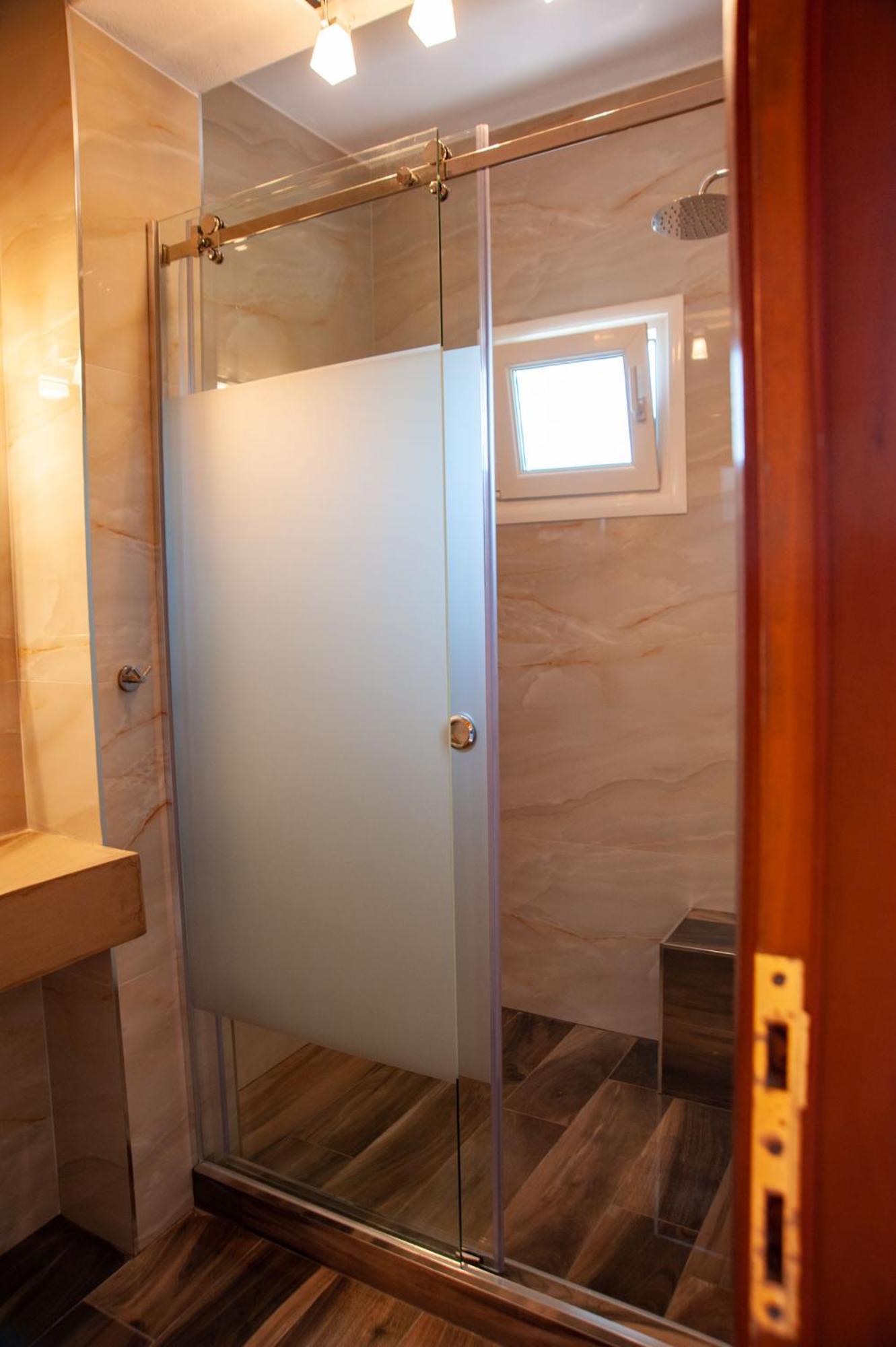Deluxe Triple Room - Photo 15