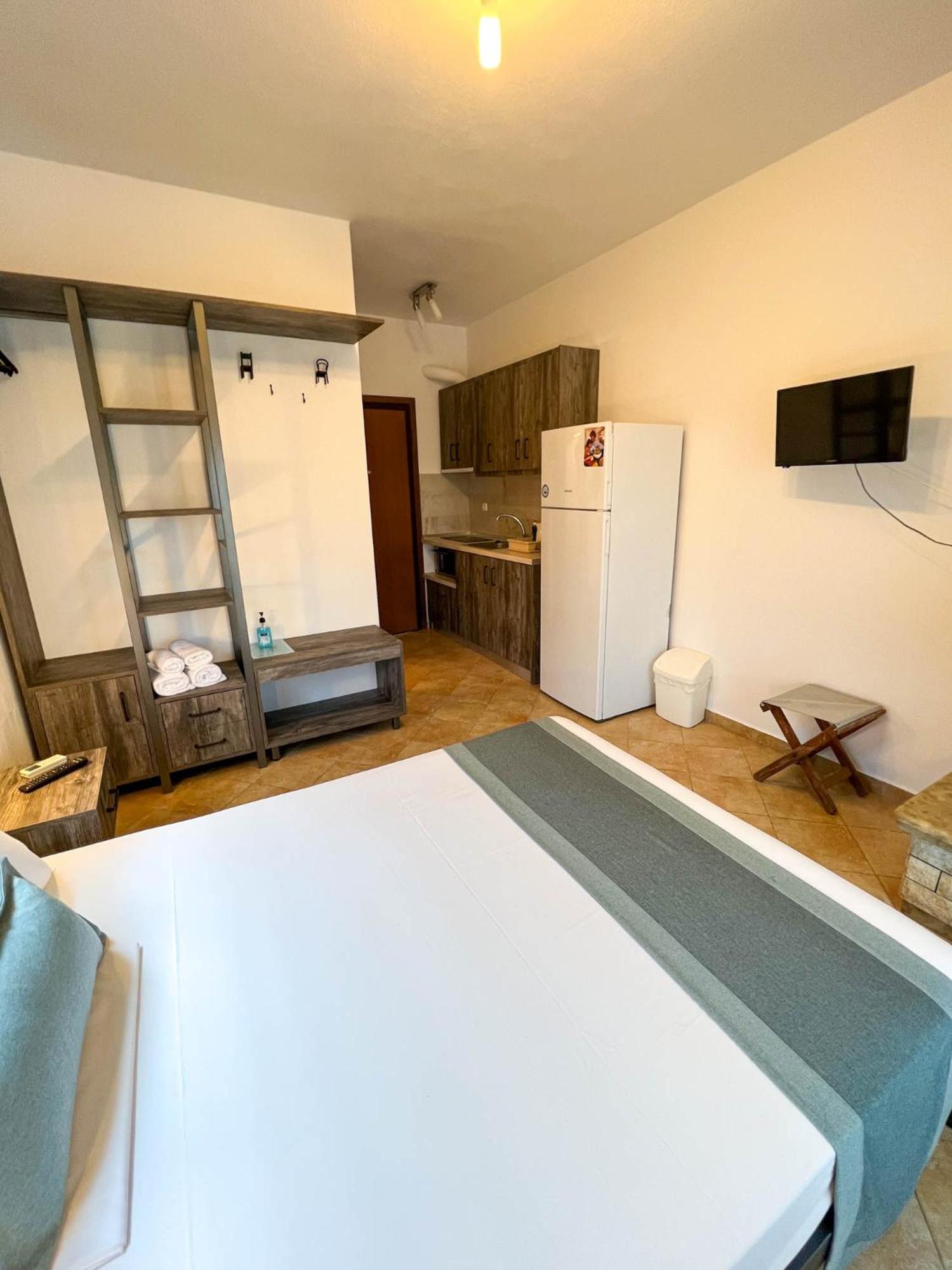 Deluxe Double Studio - Photo 1
