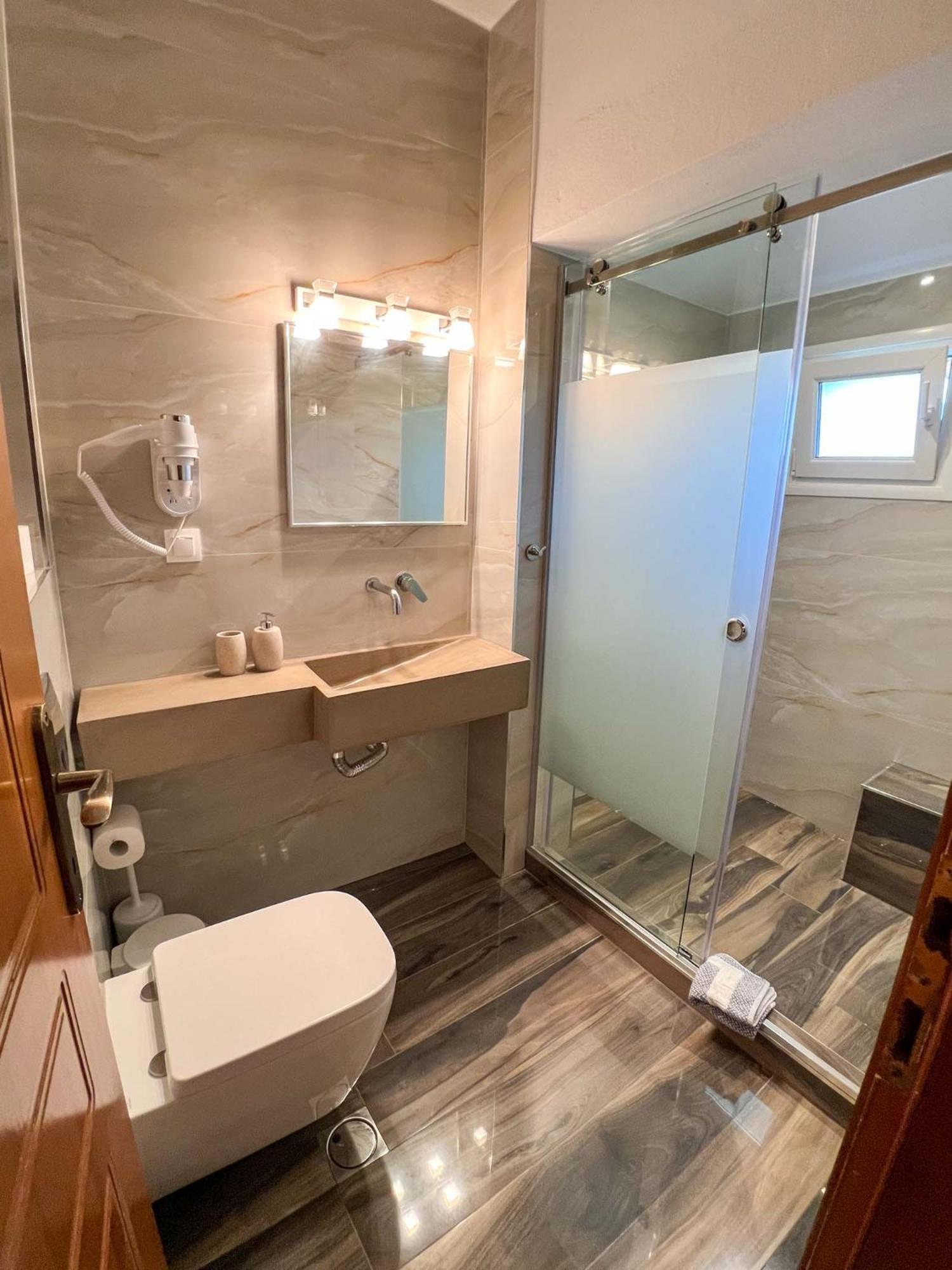 Deluxe Double Studio - Photo 14