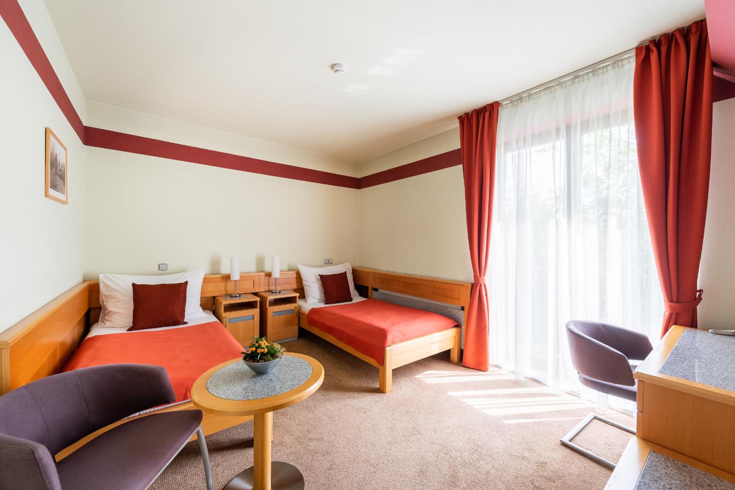 Twin Room - Photo 1