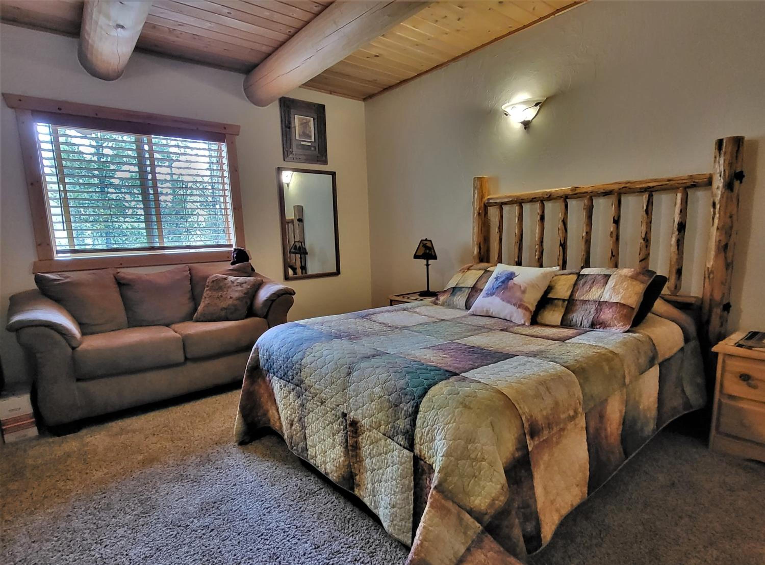 Double Room with Shared Bathroom photo 1