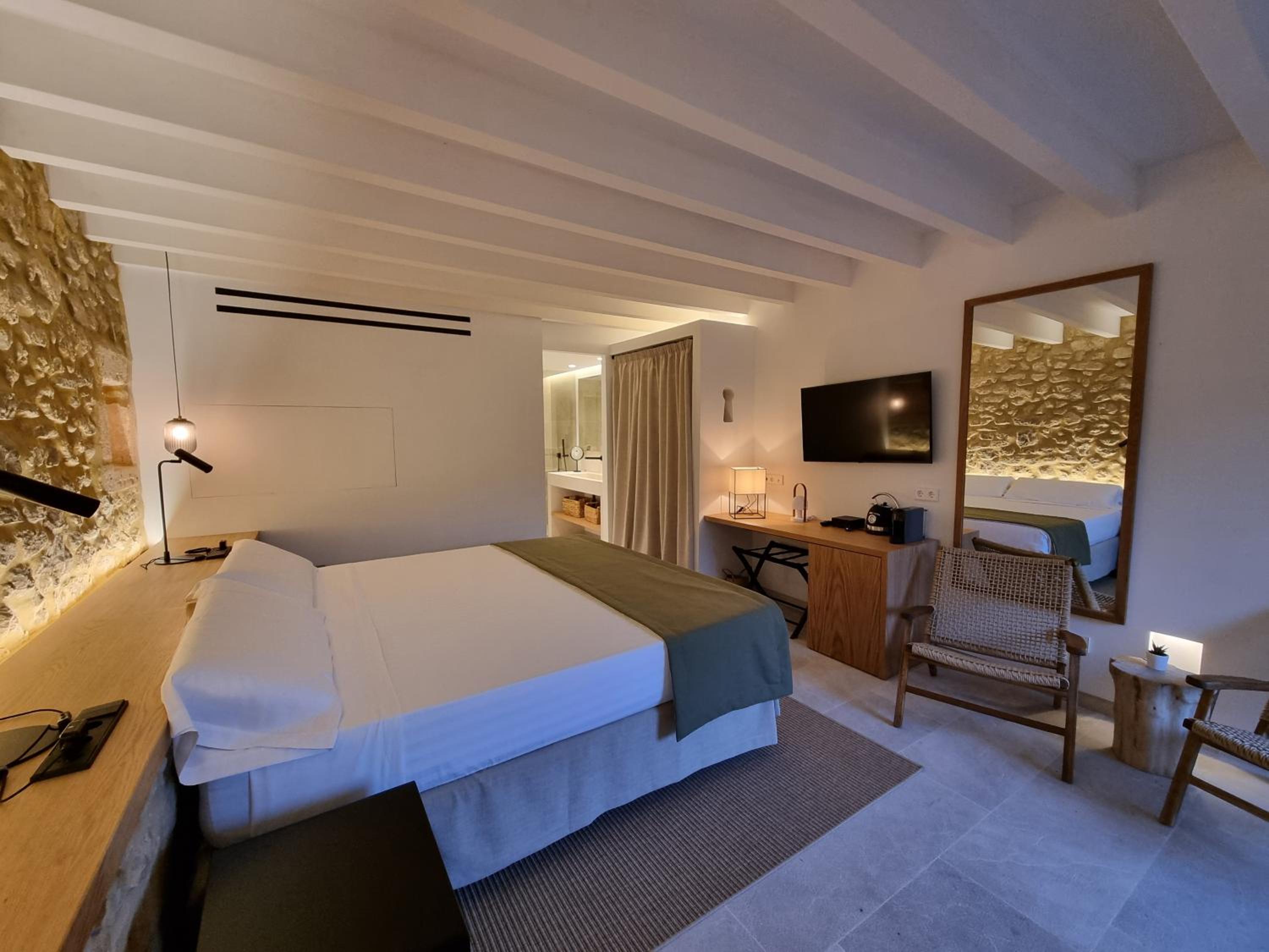 Deluxe Double Room photo 3
