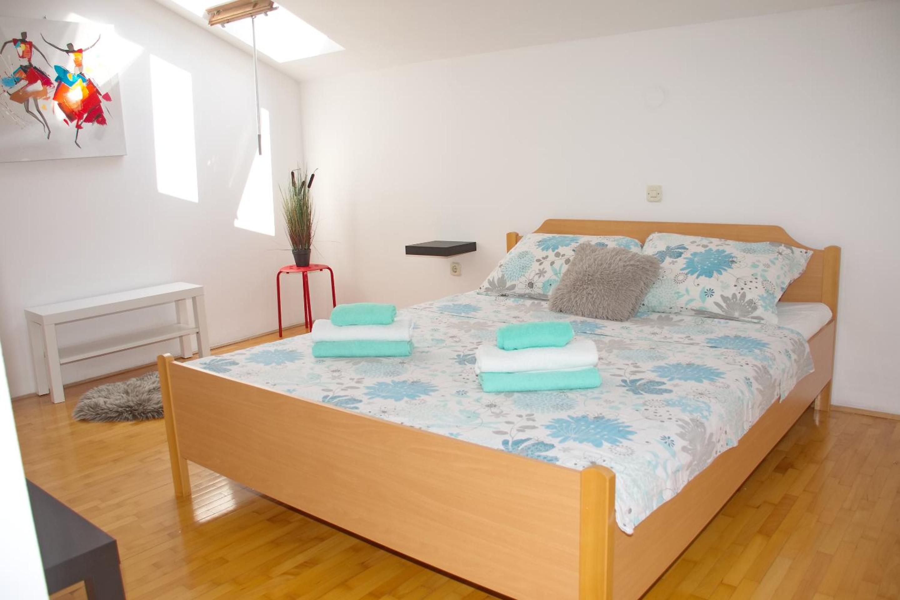 Apartment with Garden View - Photo 9
