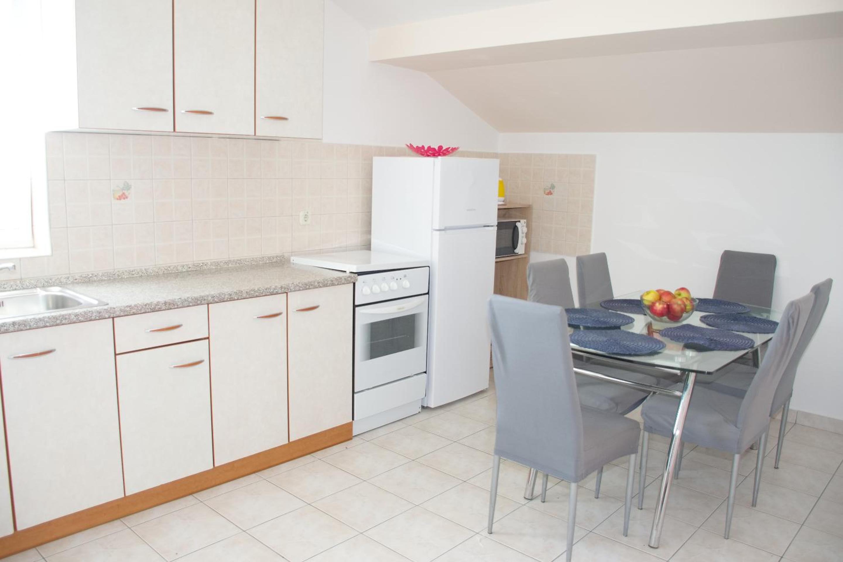 Apartment with Garden View - Photo 15