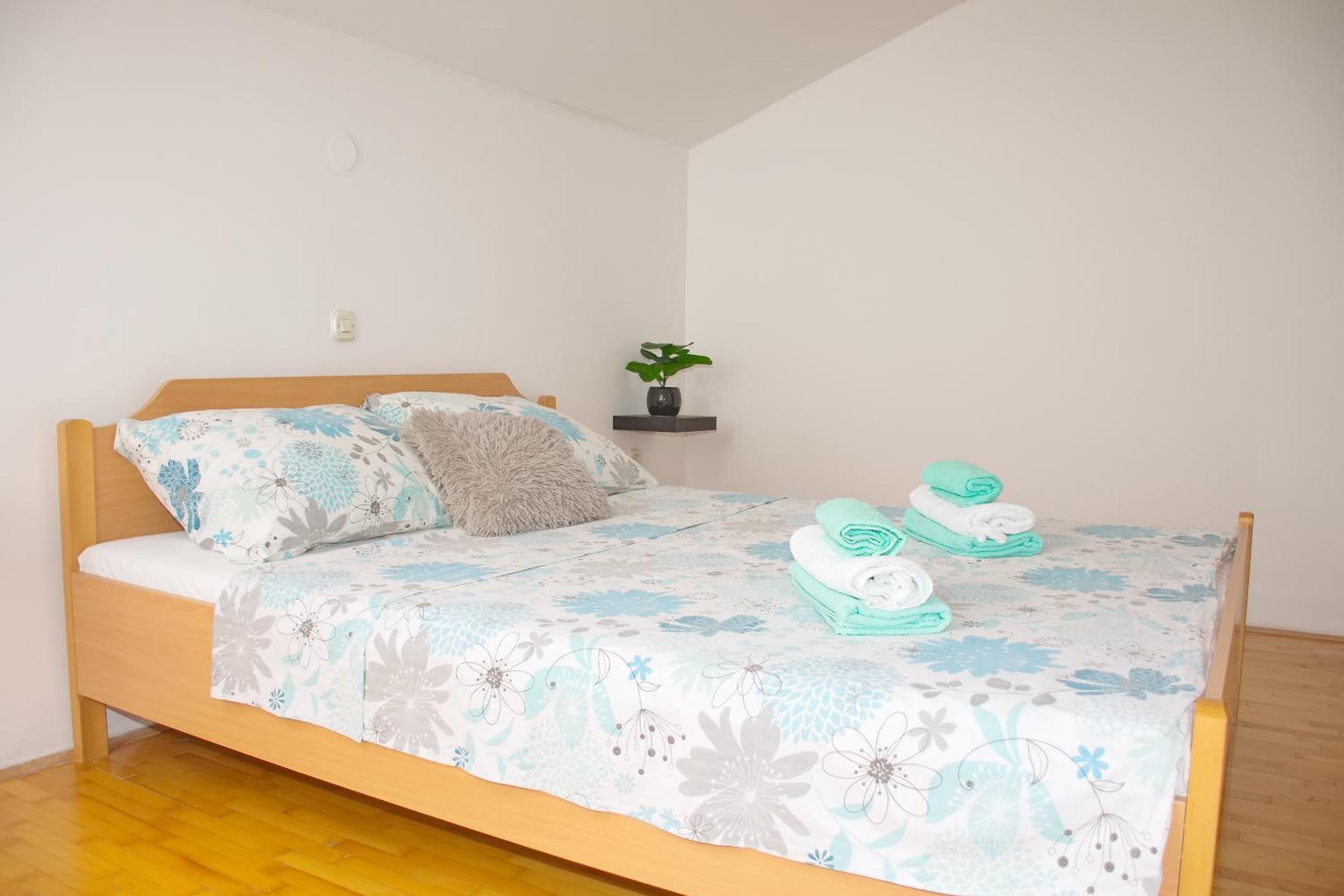 Apartment with Garden View - Photo 3