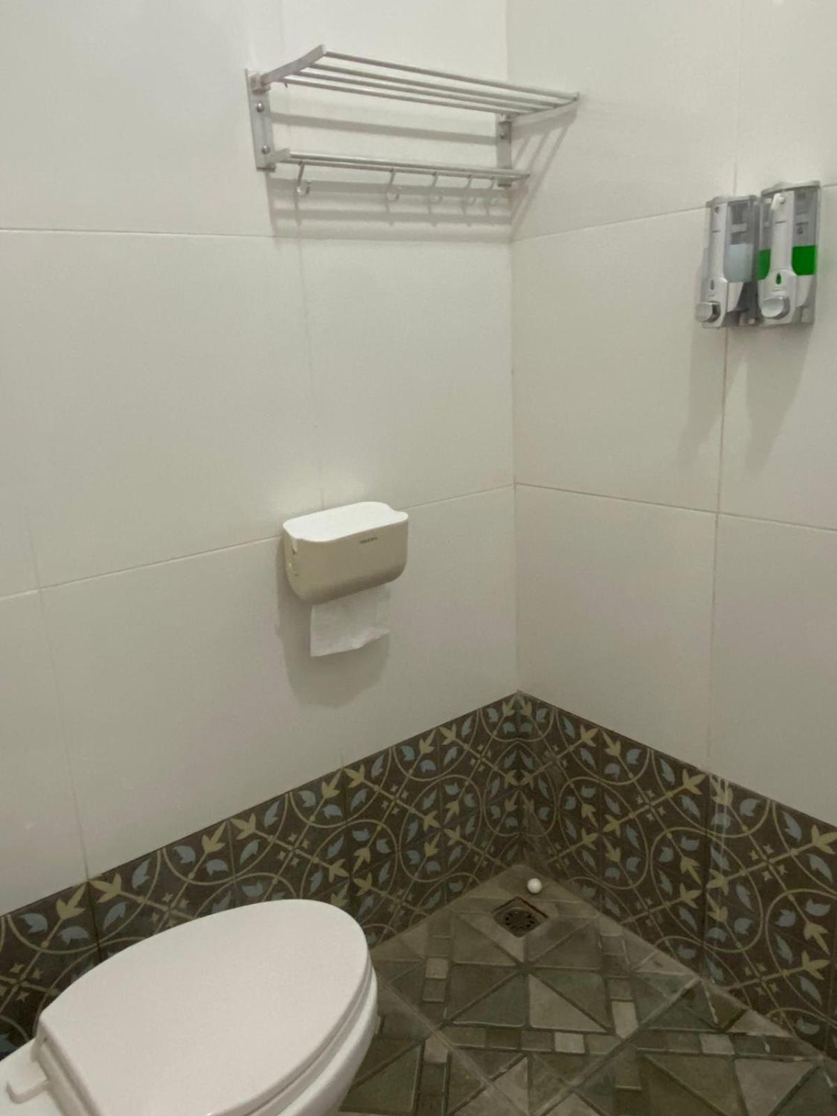 Family Room with Bathroom photo 2
