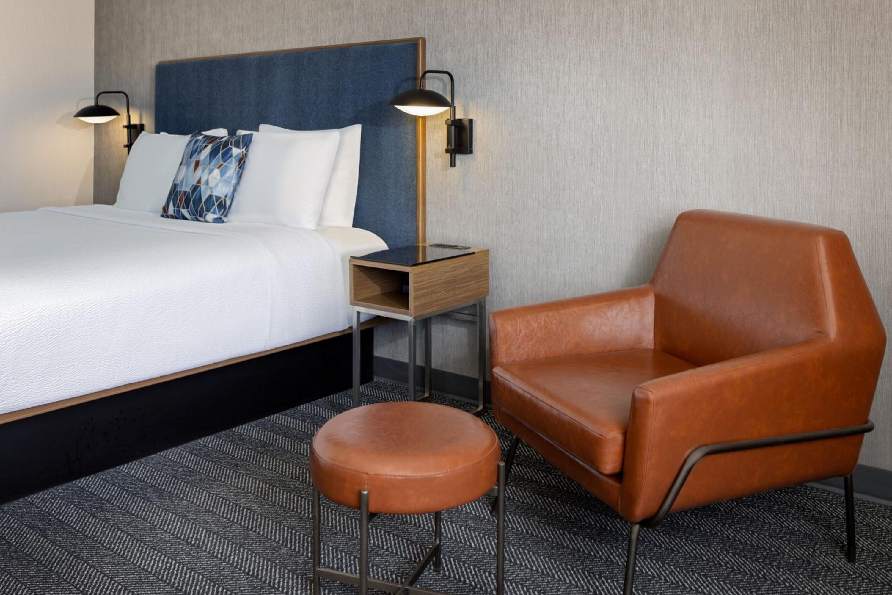 Classic King Room - Photo 4