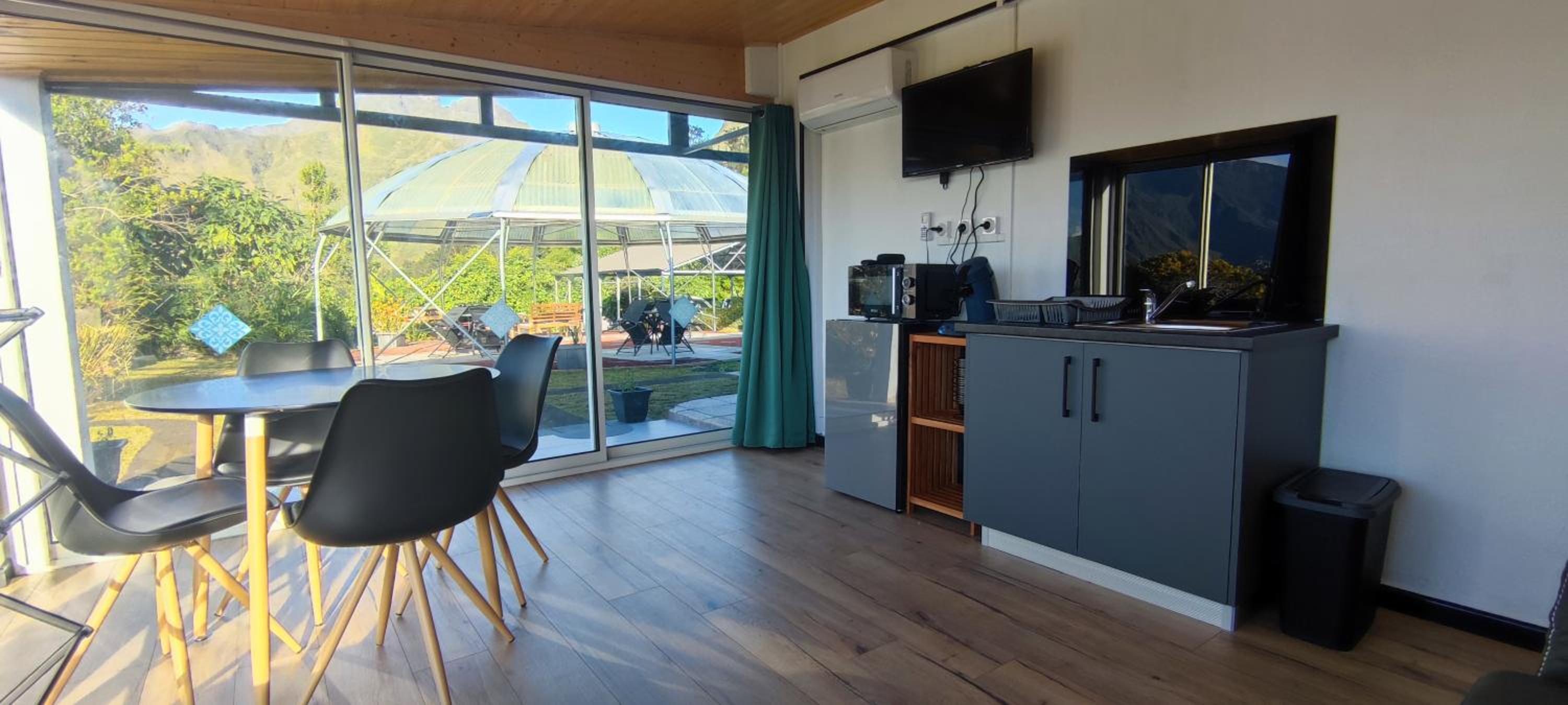 Family Room photo 2