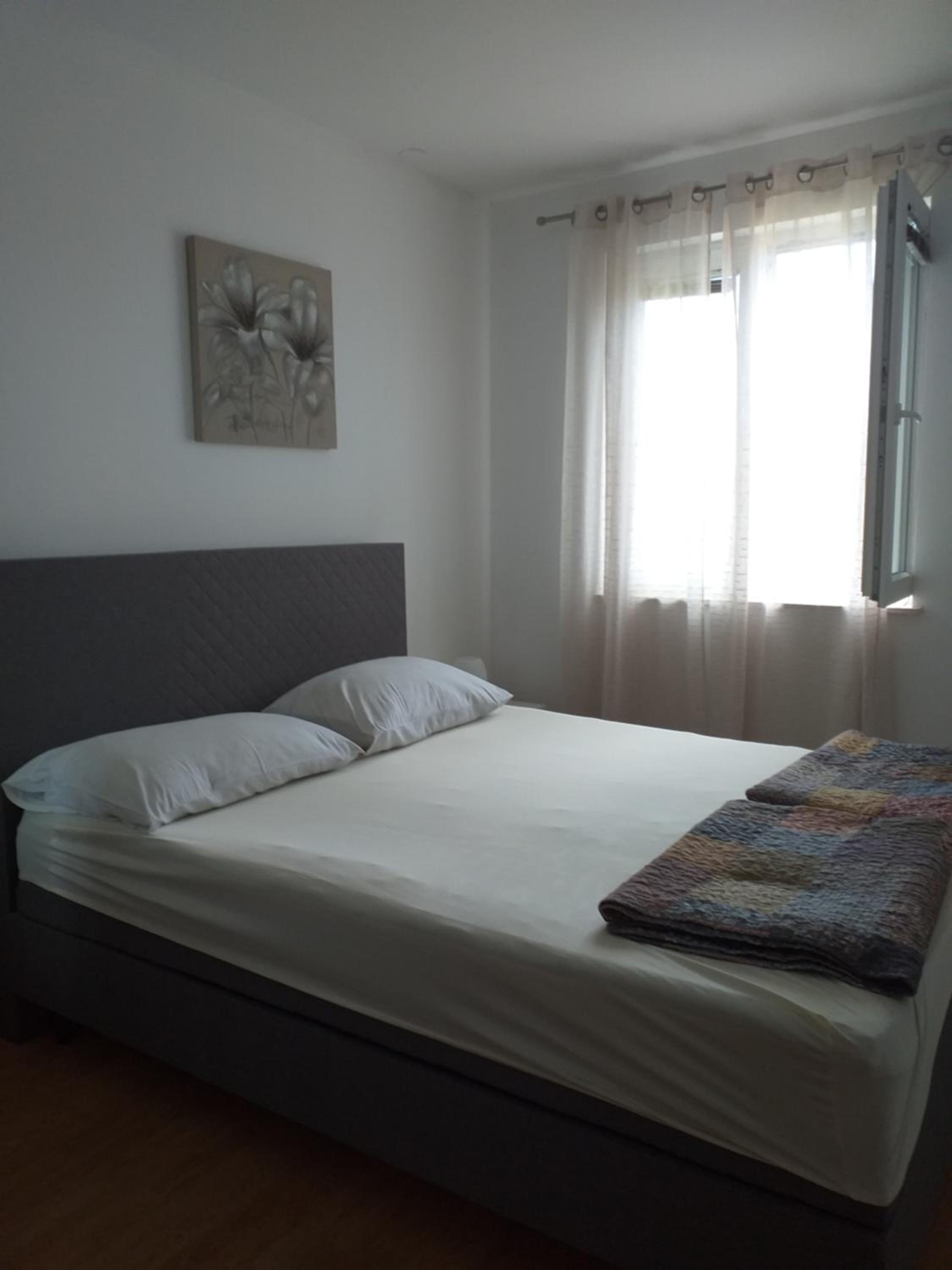 One-Bedroom Apartment with Balcony photo 3
