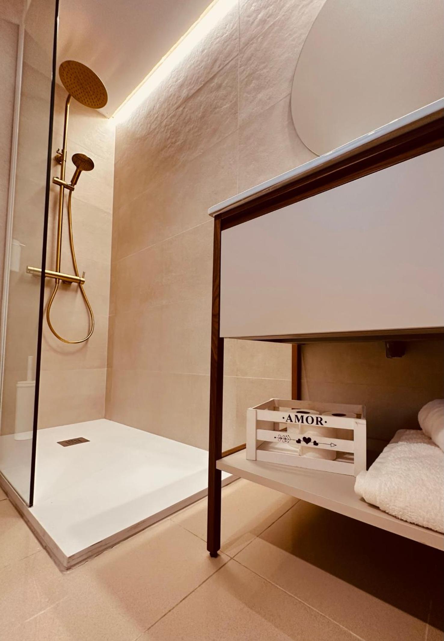 Twin Room with Balcony photo 2