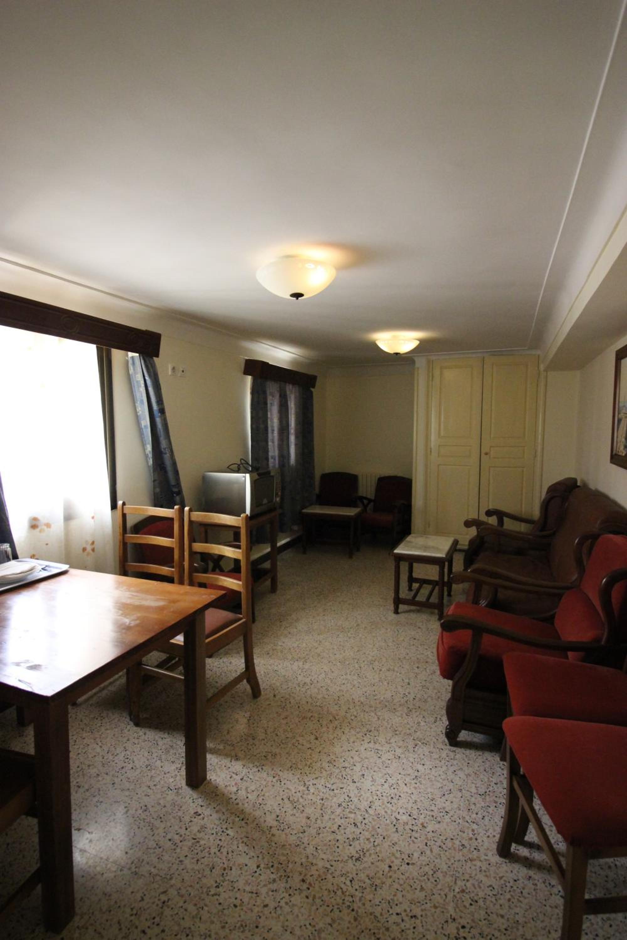 Apartment photo 2