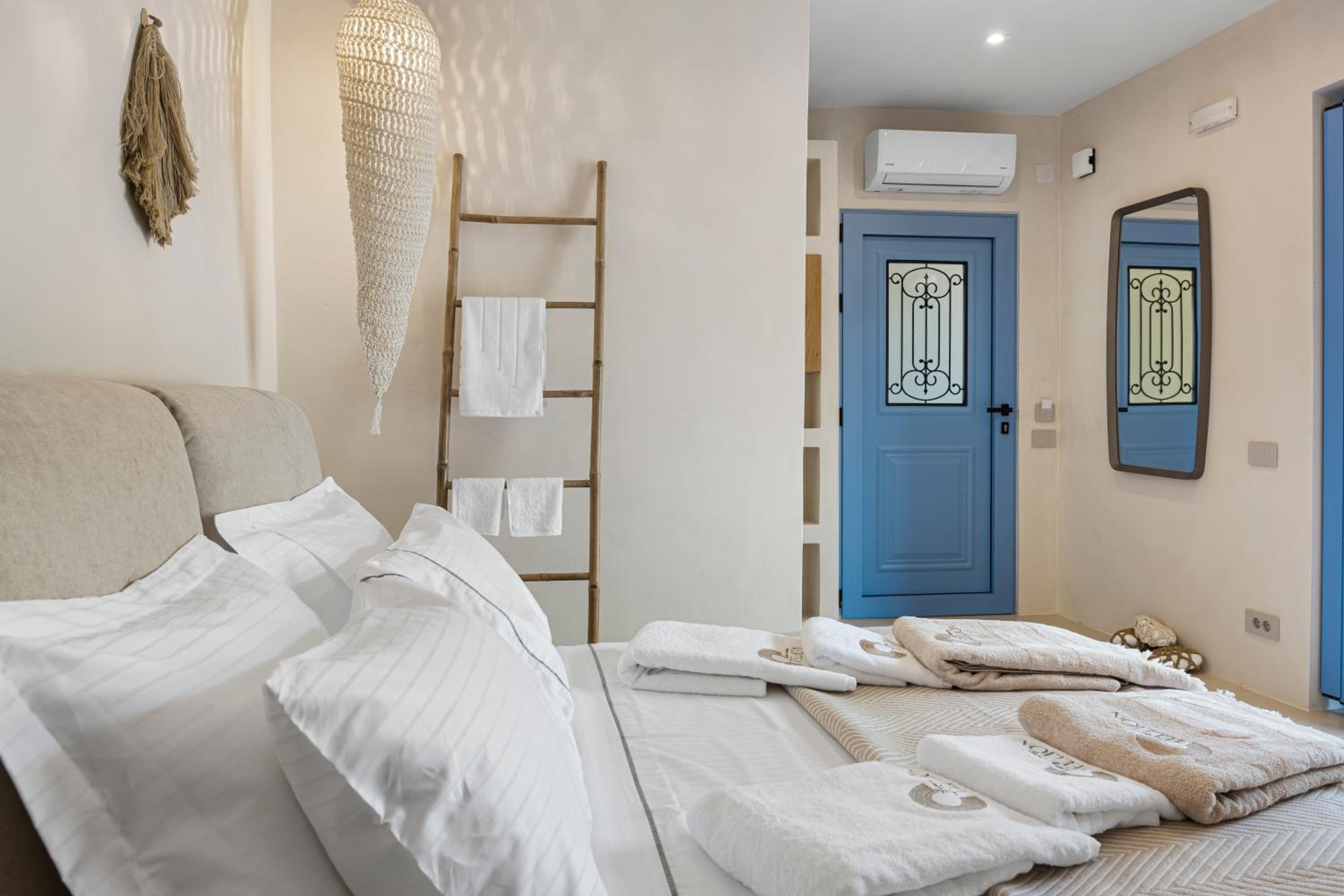 Suite with Spa Bath photo 1
