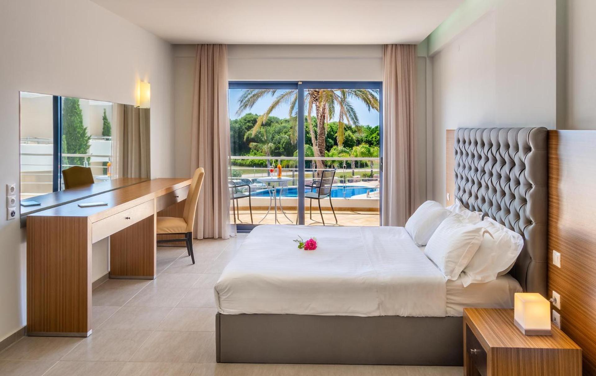 Deluxe Double or Twin Room with Sea View - Photo 6