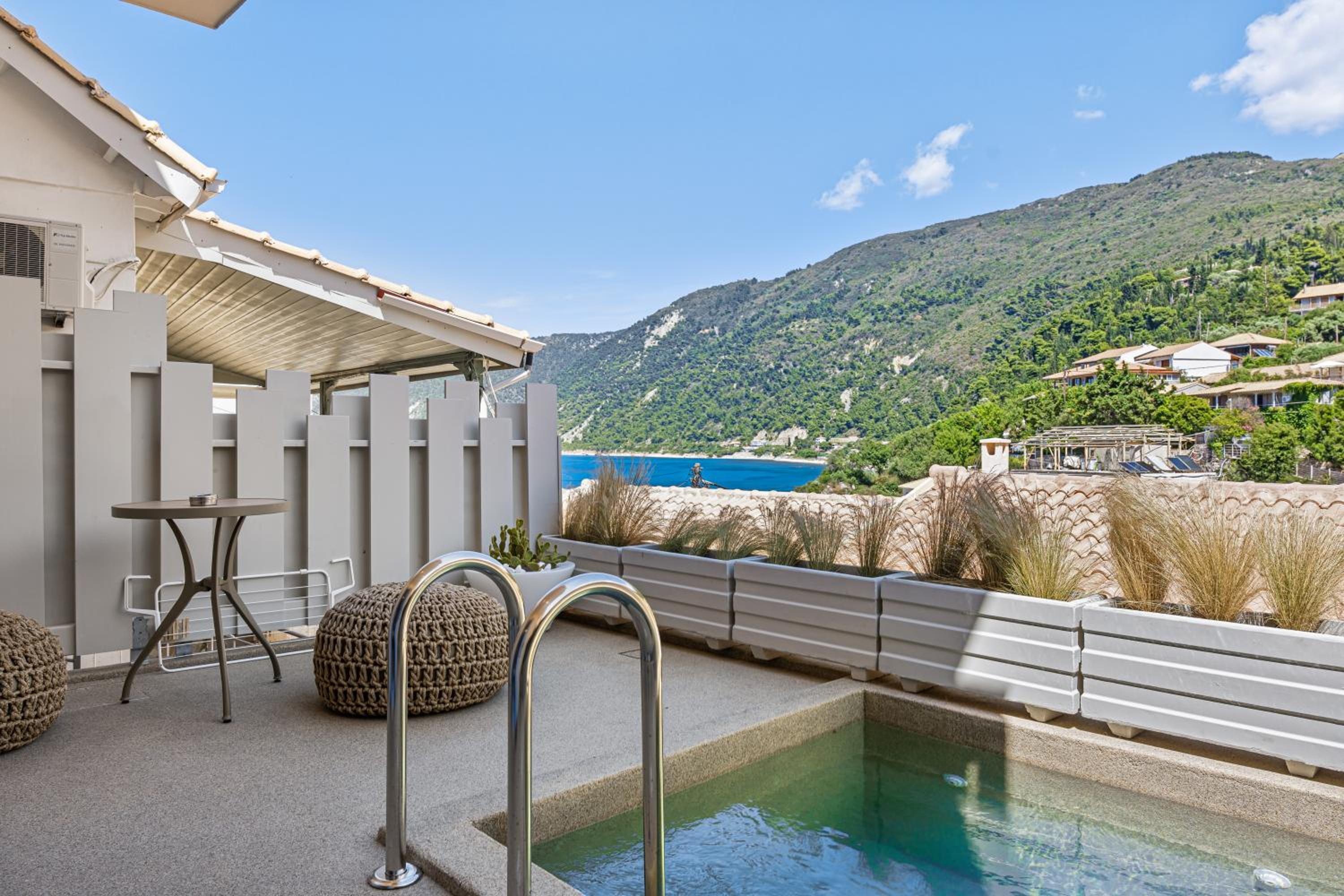 Suite with Spa Bath photo 3