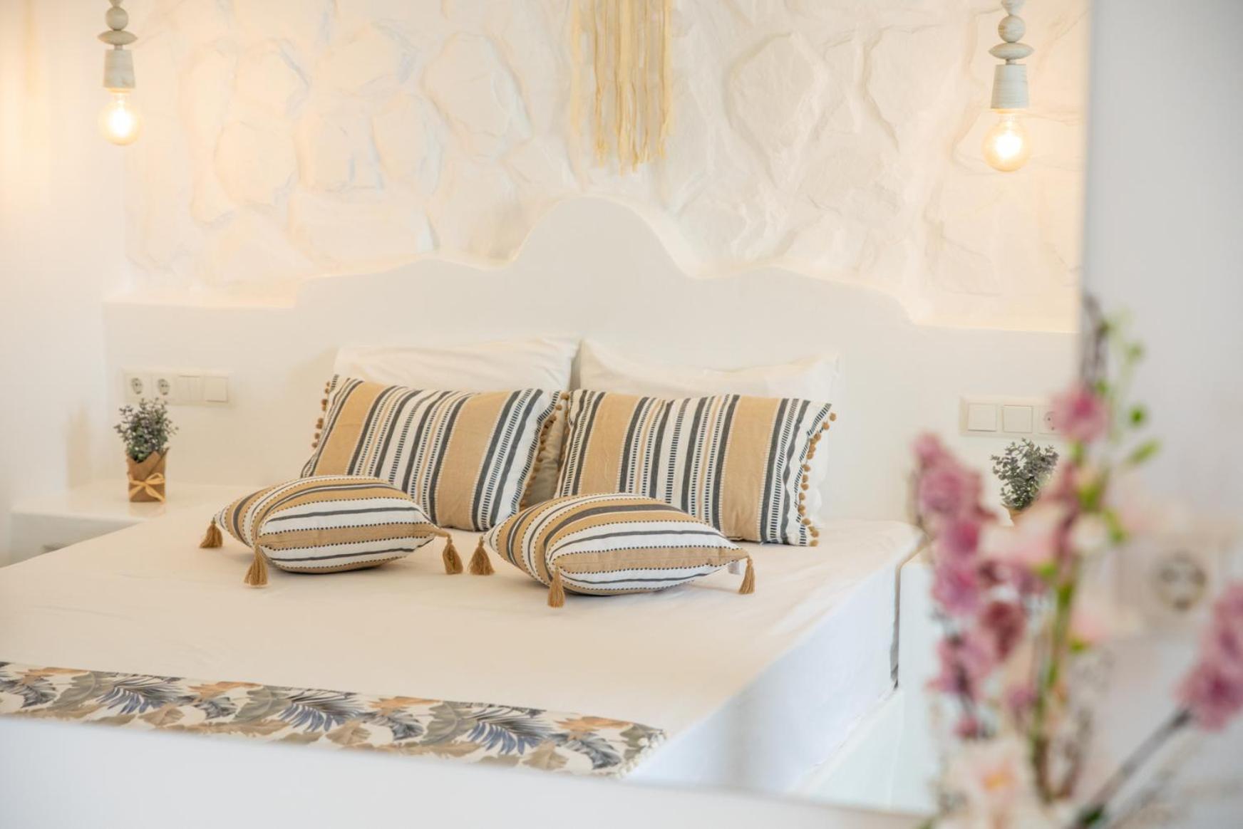 Double Room - Photo 13