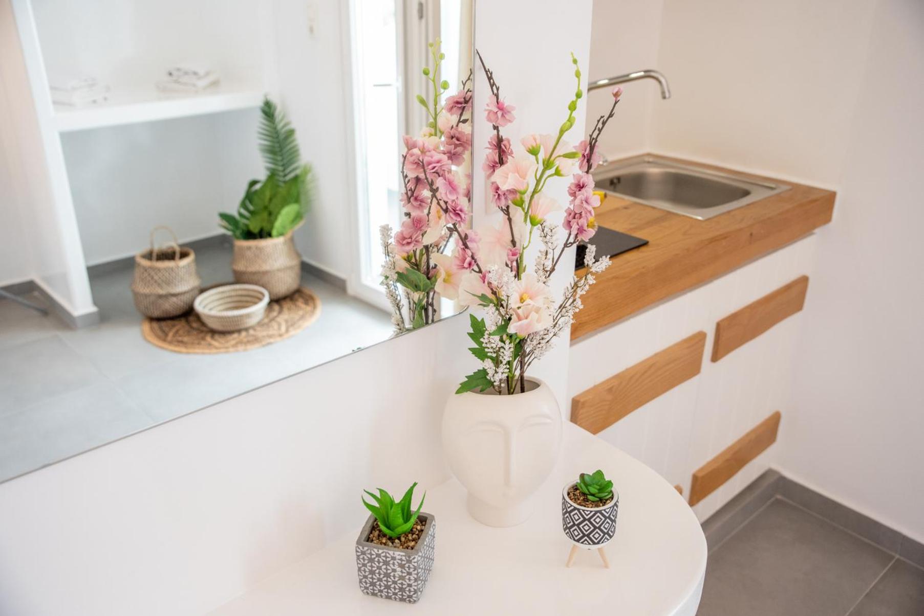 Double Room - Photo 14