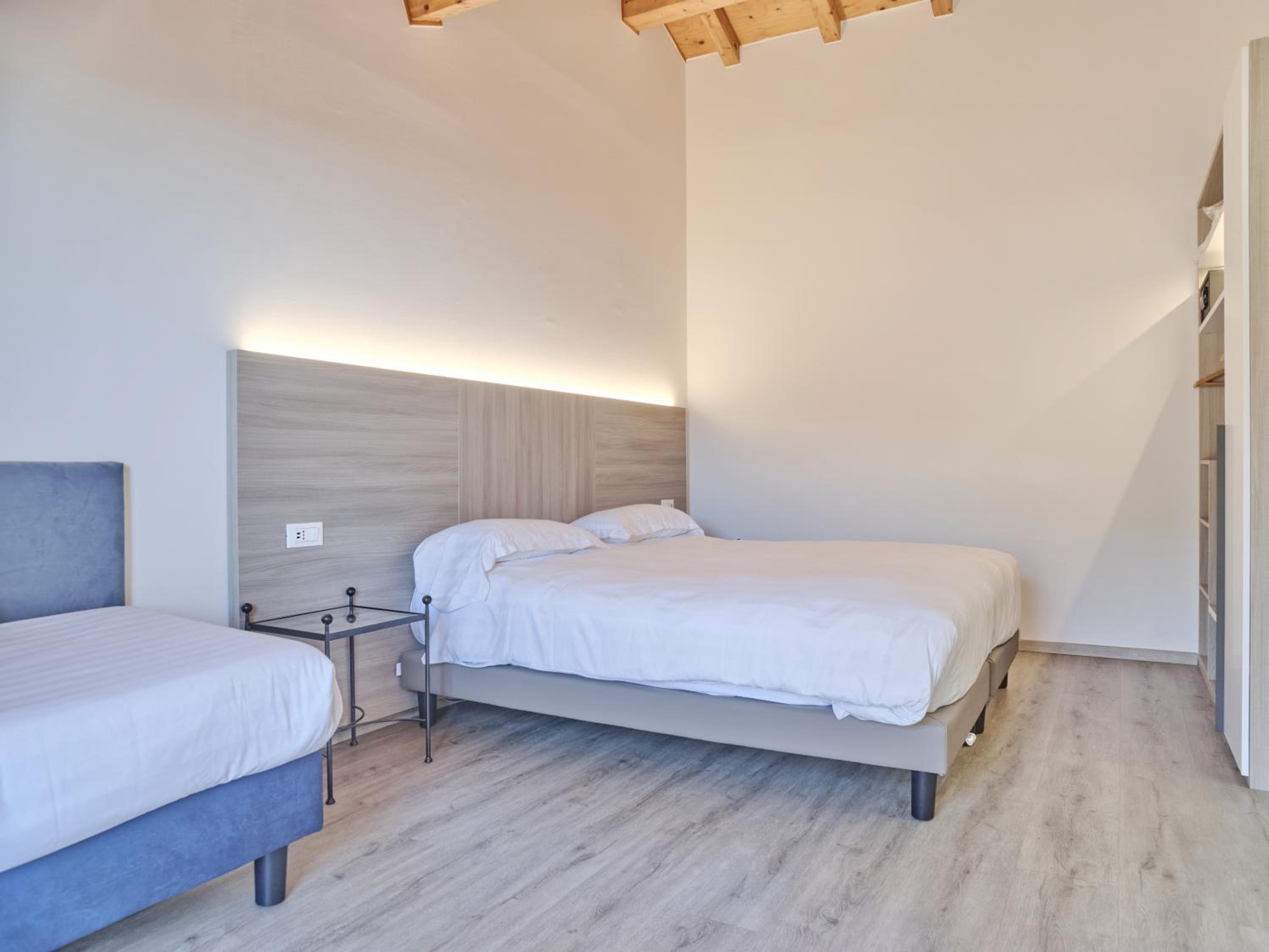 Double or Twin Room with Extra Bed with Balcony and Sea View photo 3