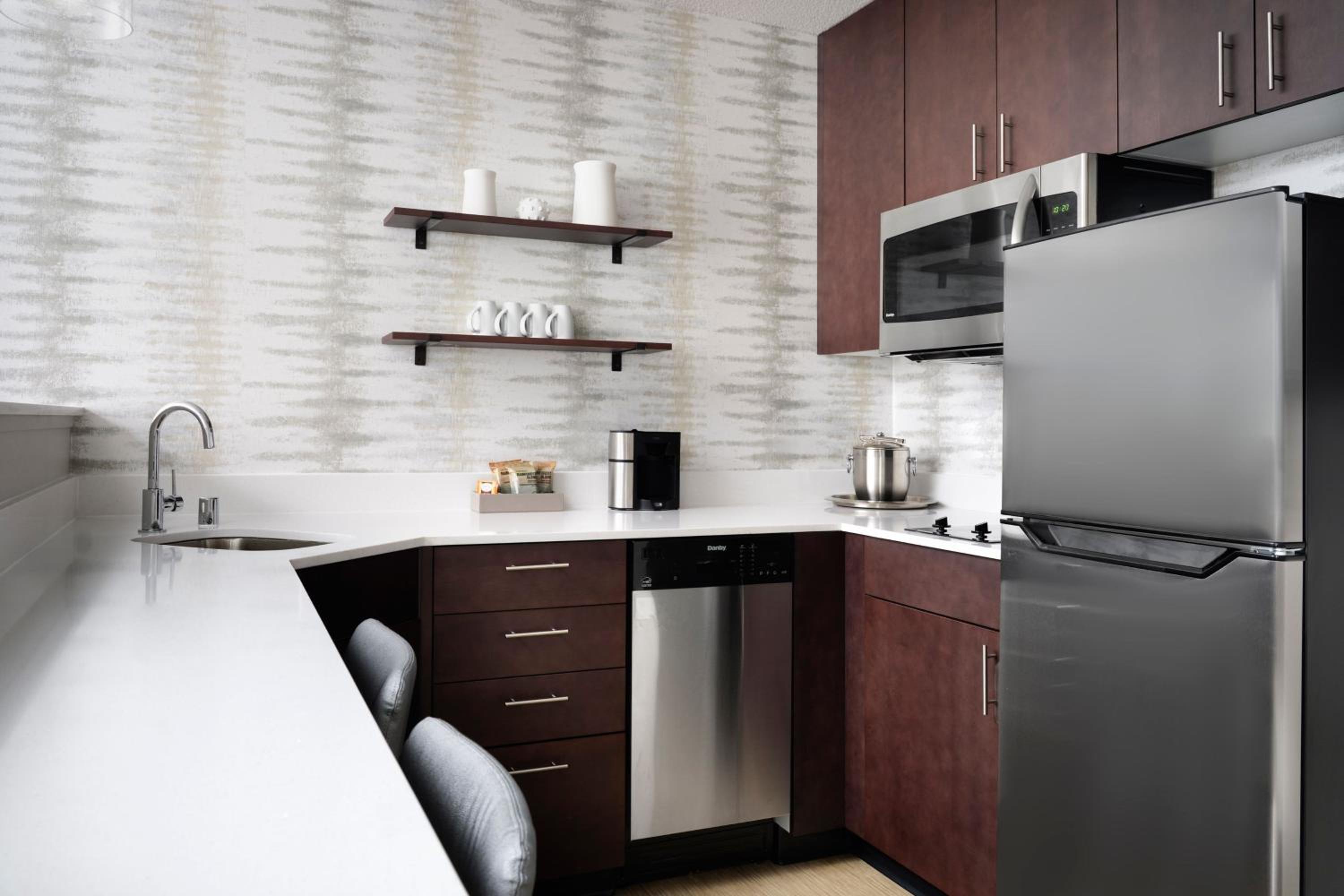 Residence Inn Rochester Mayo Clinic Area South, Photo 9