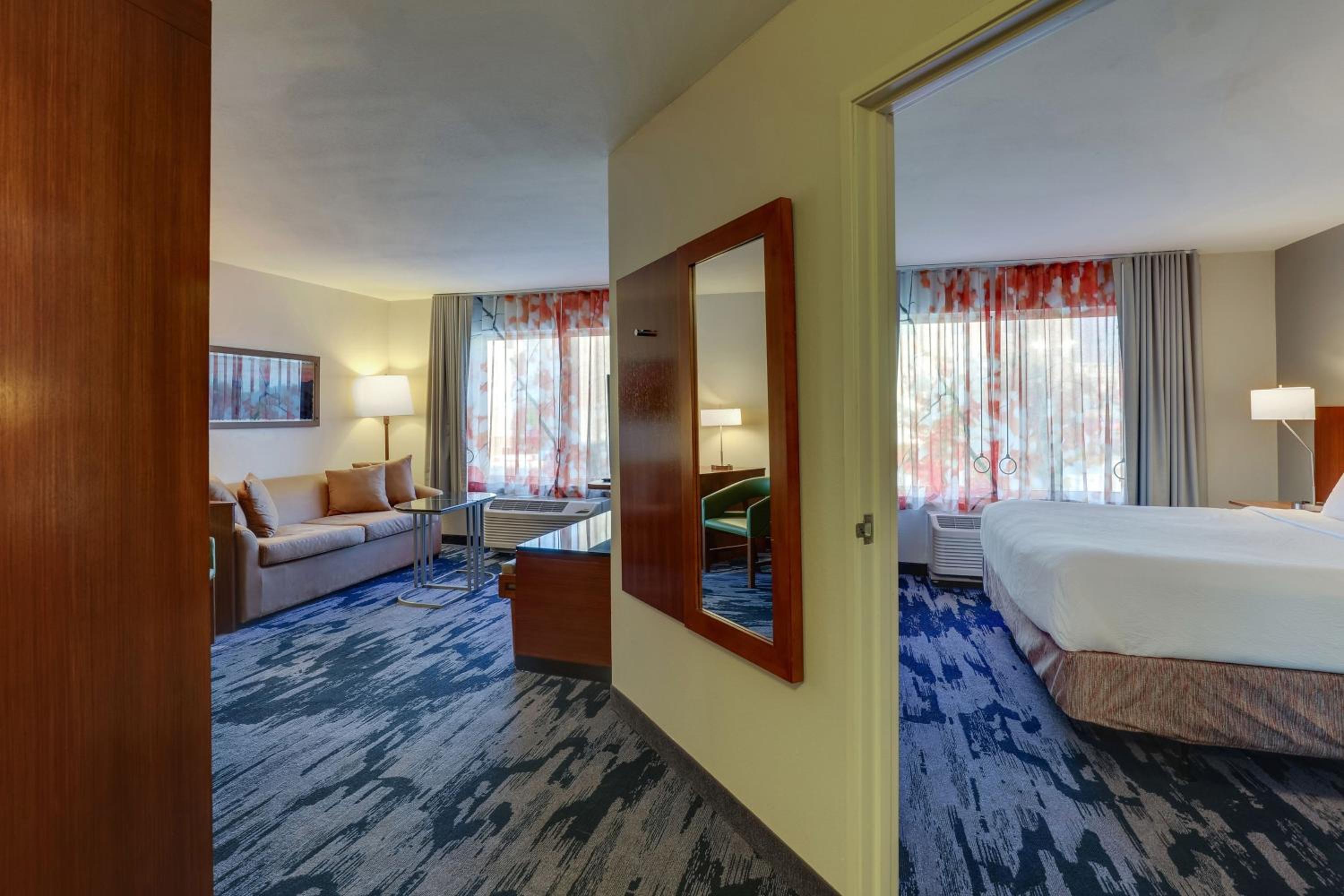 One-Bedroom Suite - Photo 1