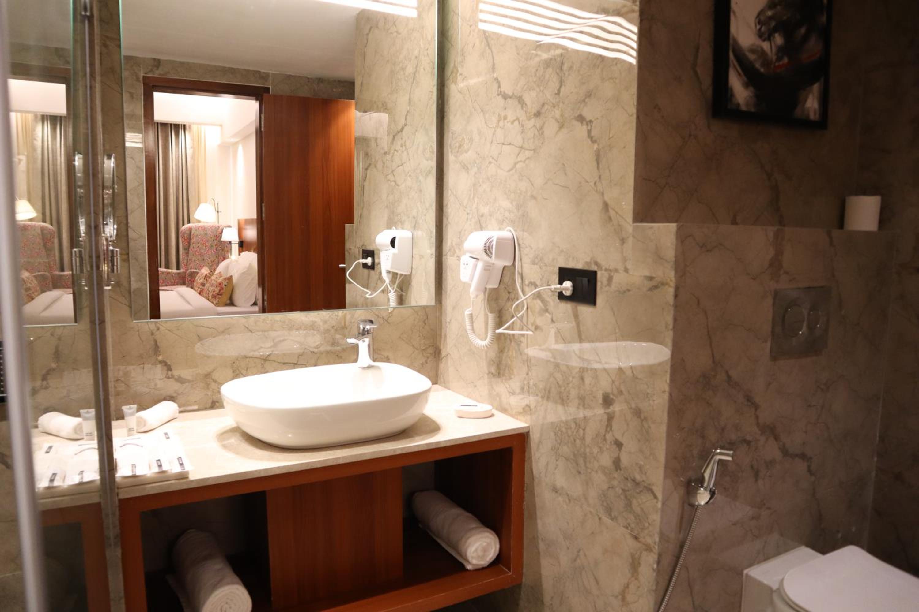Family Room with Shower photo 2