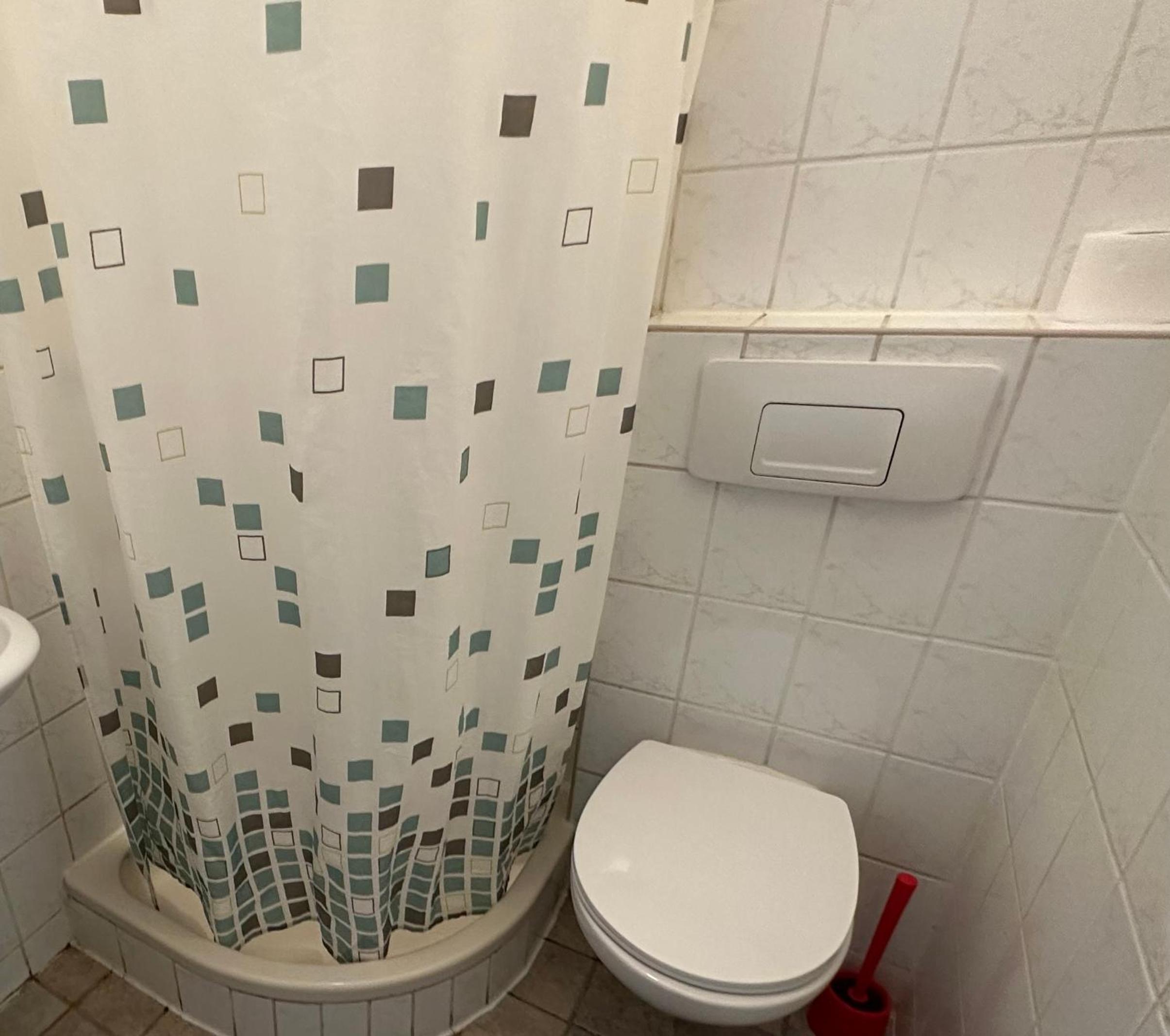 Standard Single Room with Shared Bathroom photo 3