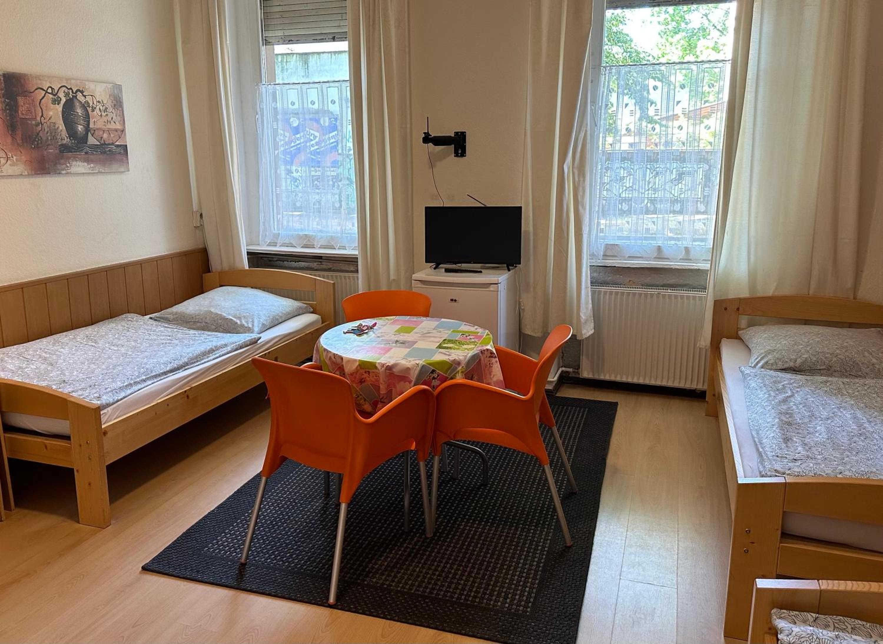 Basic Triple Room photo 1