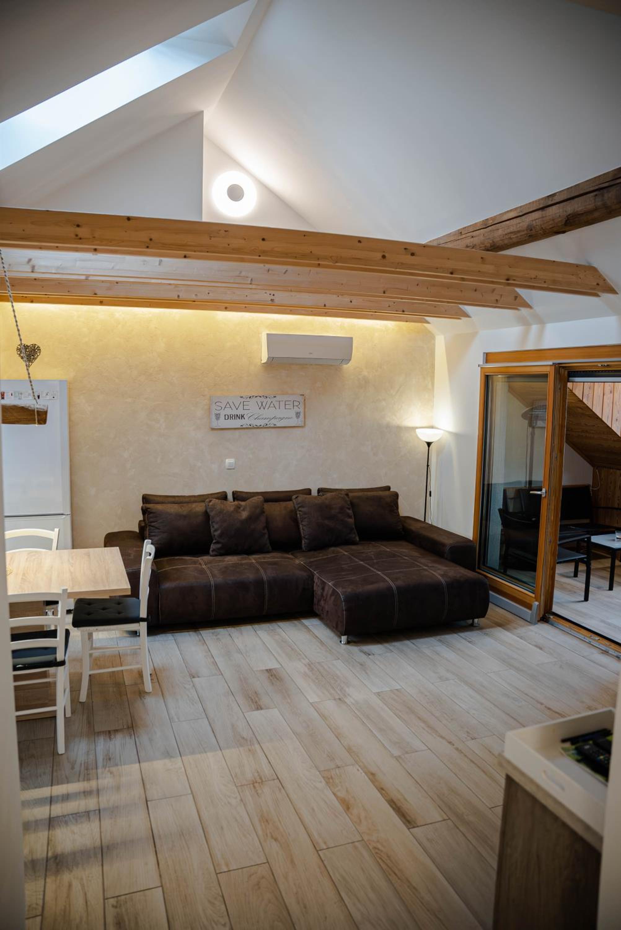Apartment with Mountain View photo 1