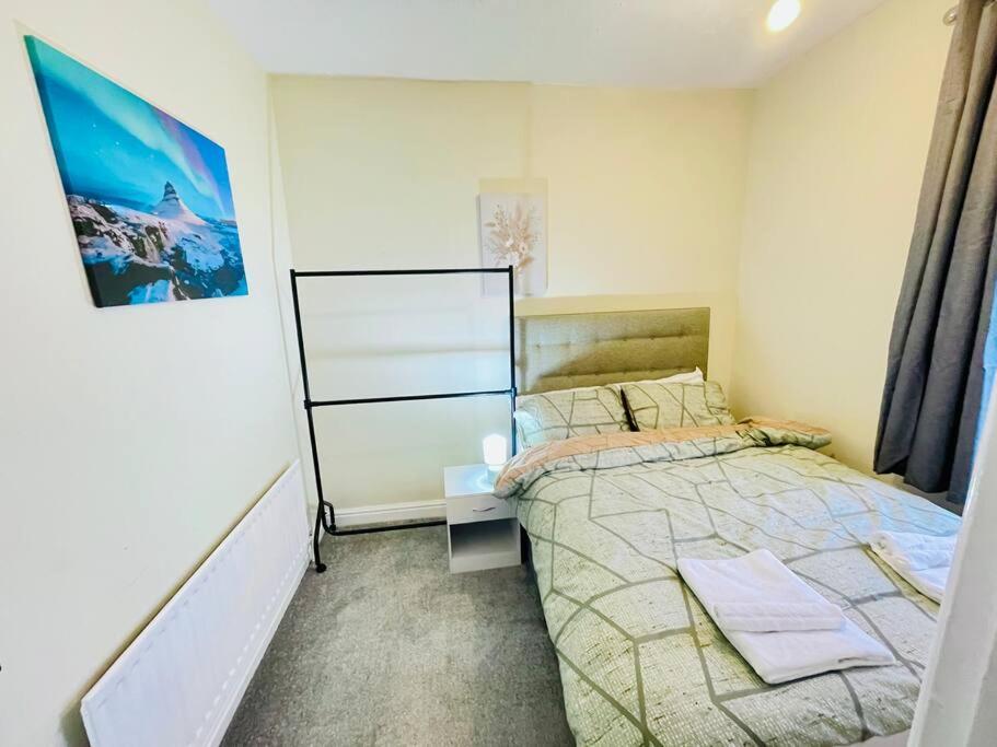 One-Bedroom Apartment photo 3