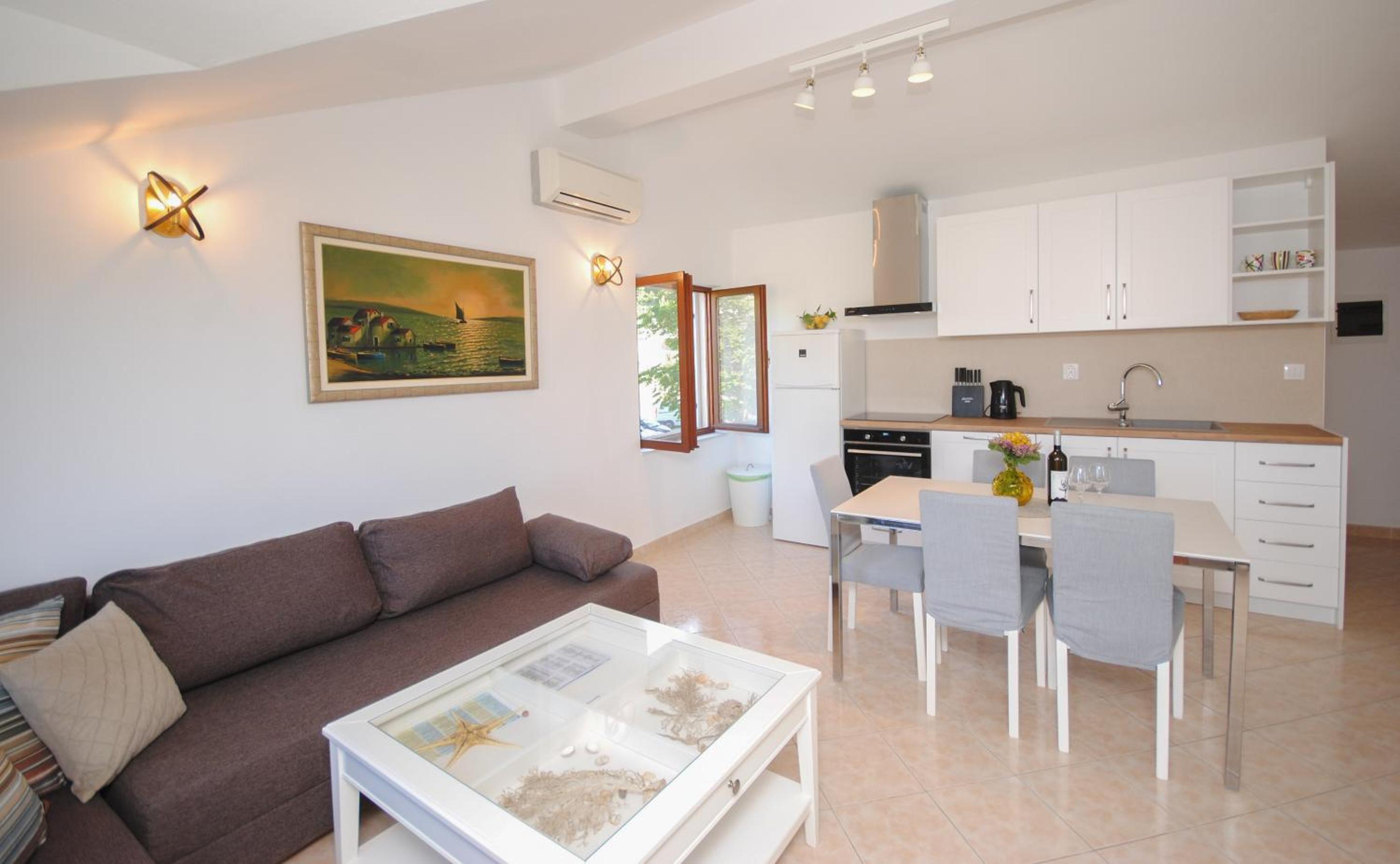 Comfort One Bedroom Apartment with Terrace photo 1