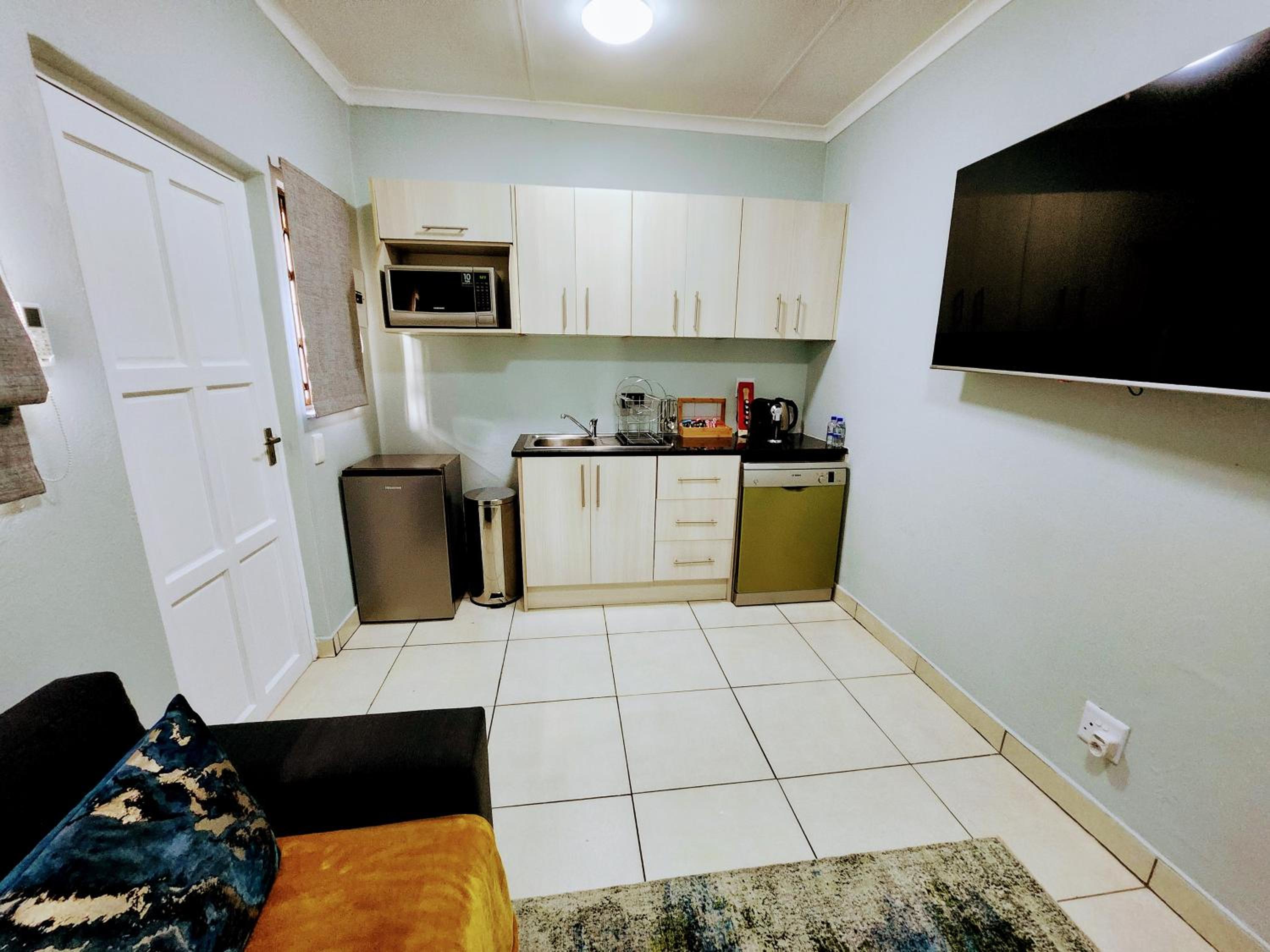 One-Bedroom Apartment photo 3