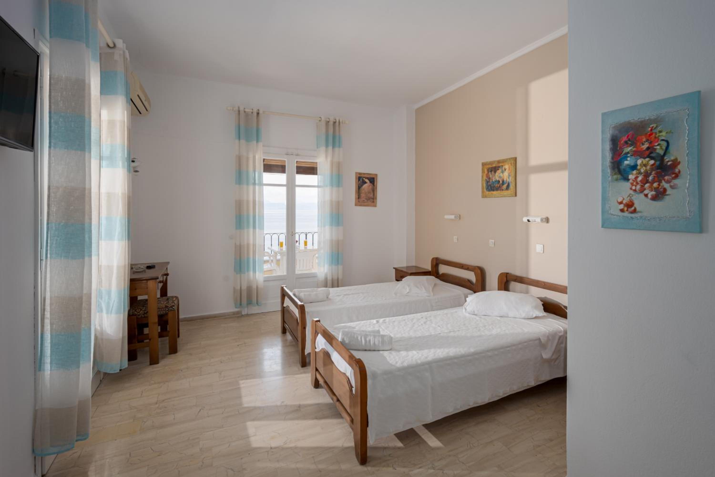 Double Room with Sea View photo 2