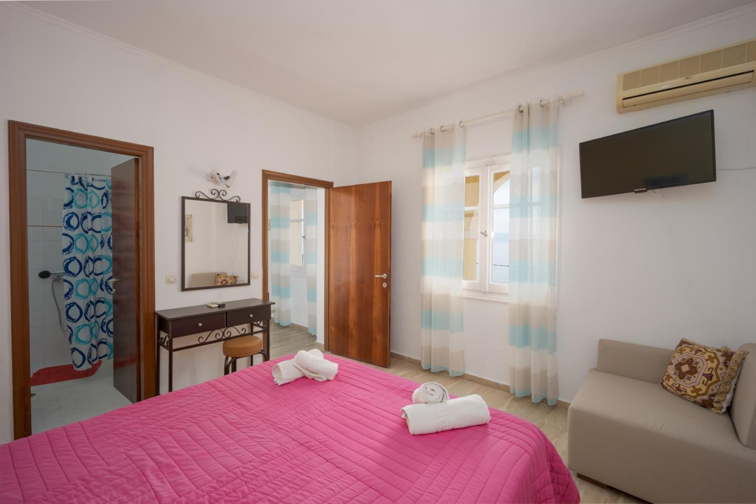 Triple Room with Sea View photo 2
