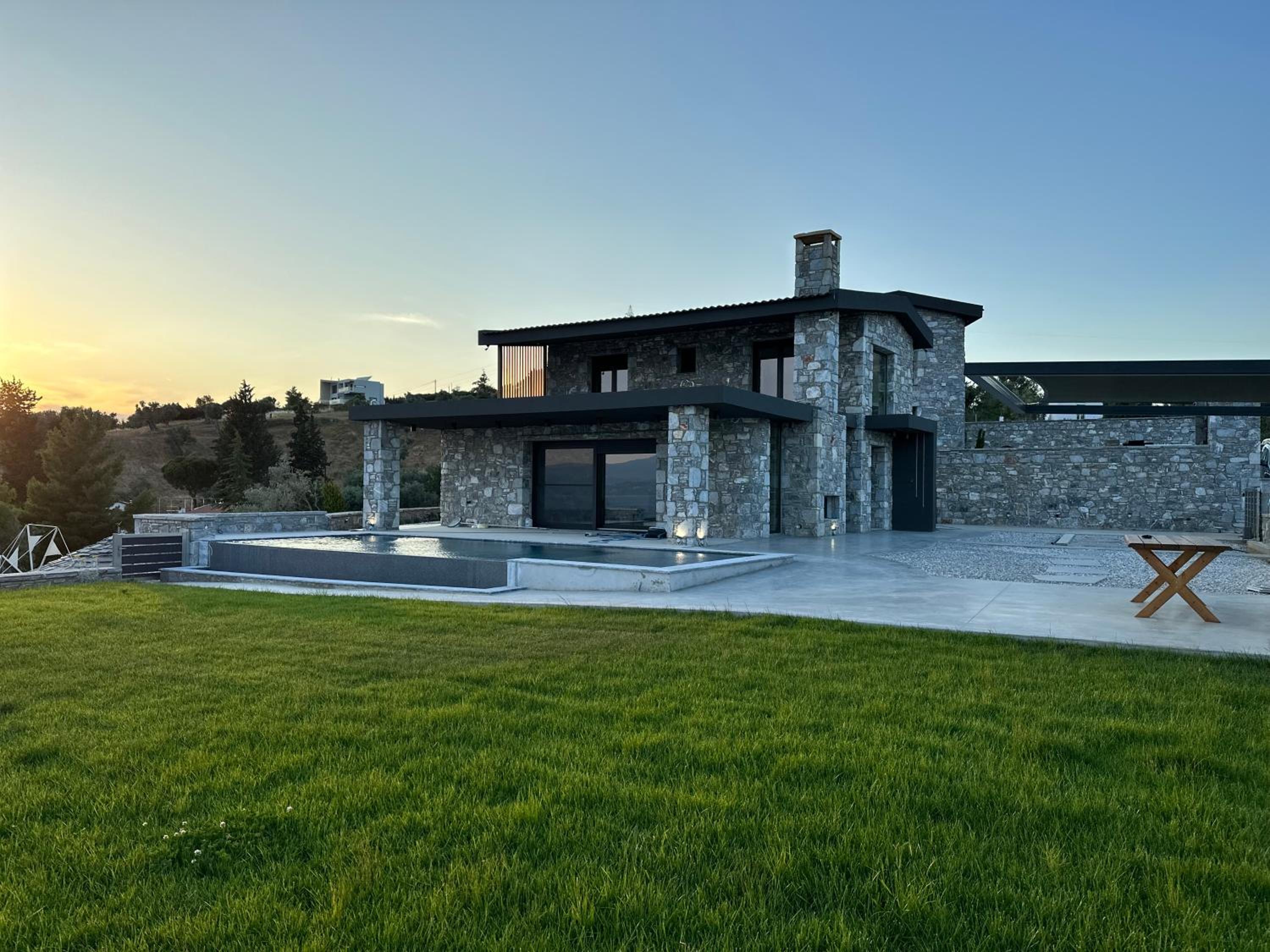 Three-Bedroom Villa photo 2