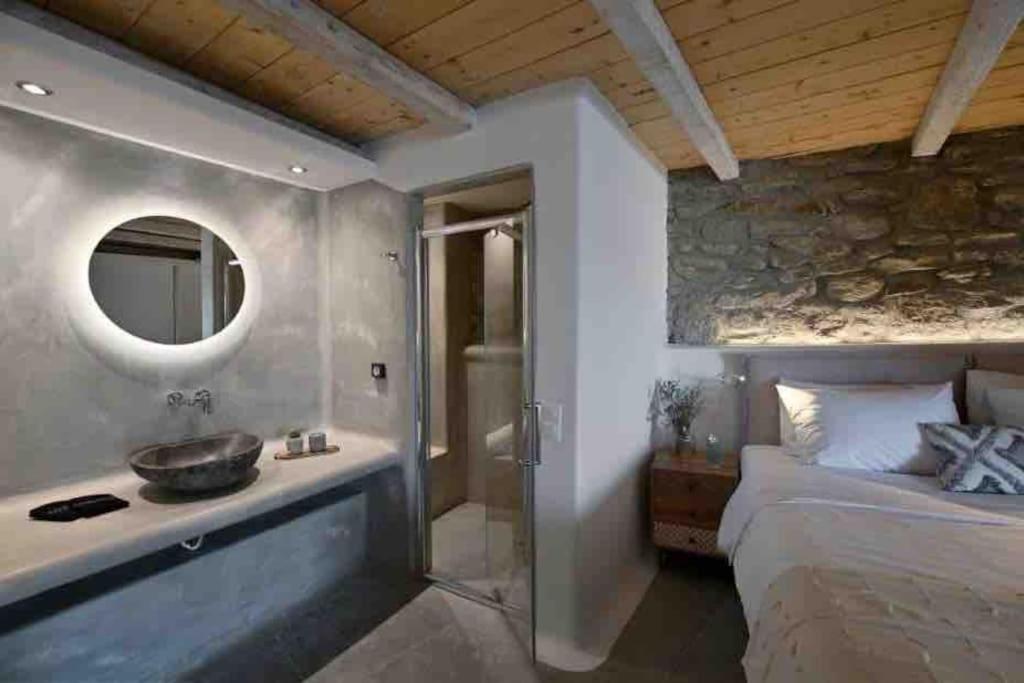 Villa photo 1