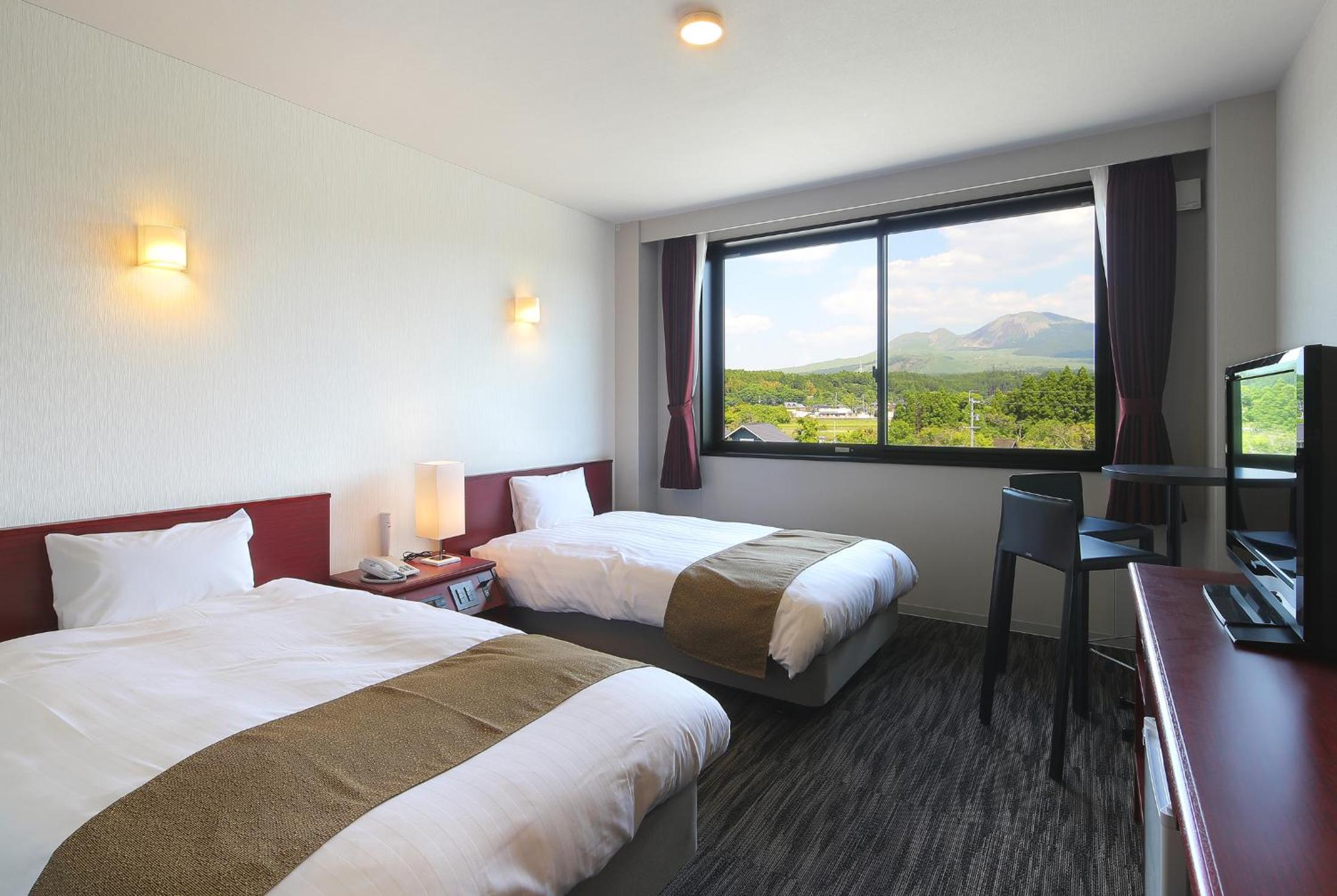 Twin Room With Aso Mountain View photo 1
