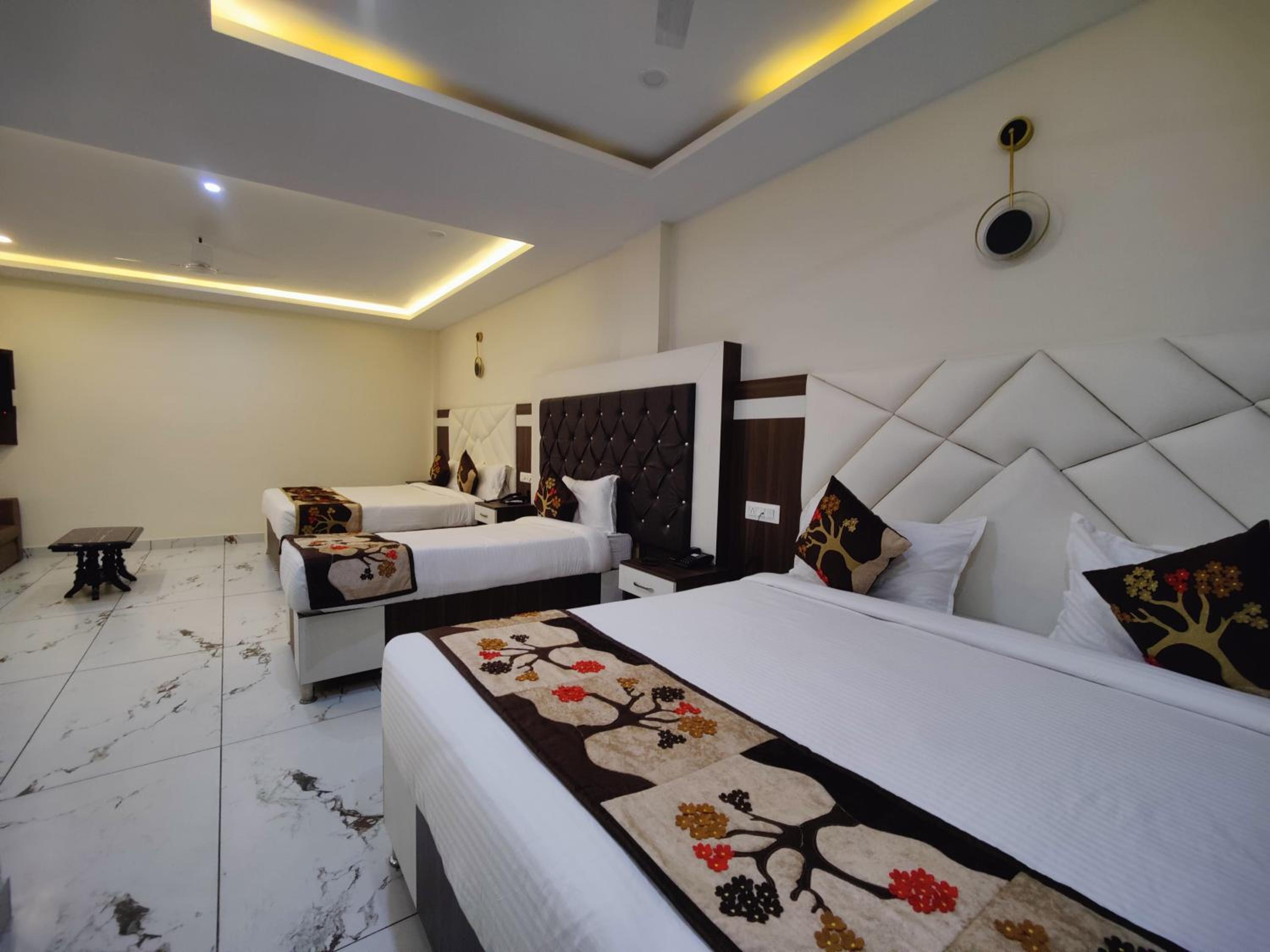 Family Room photo 3