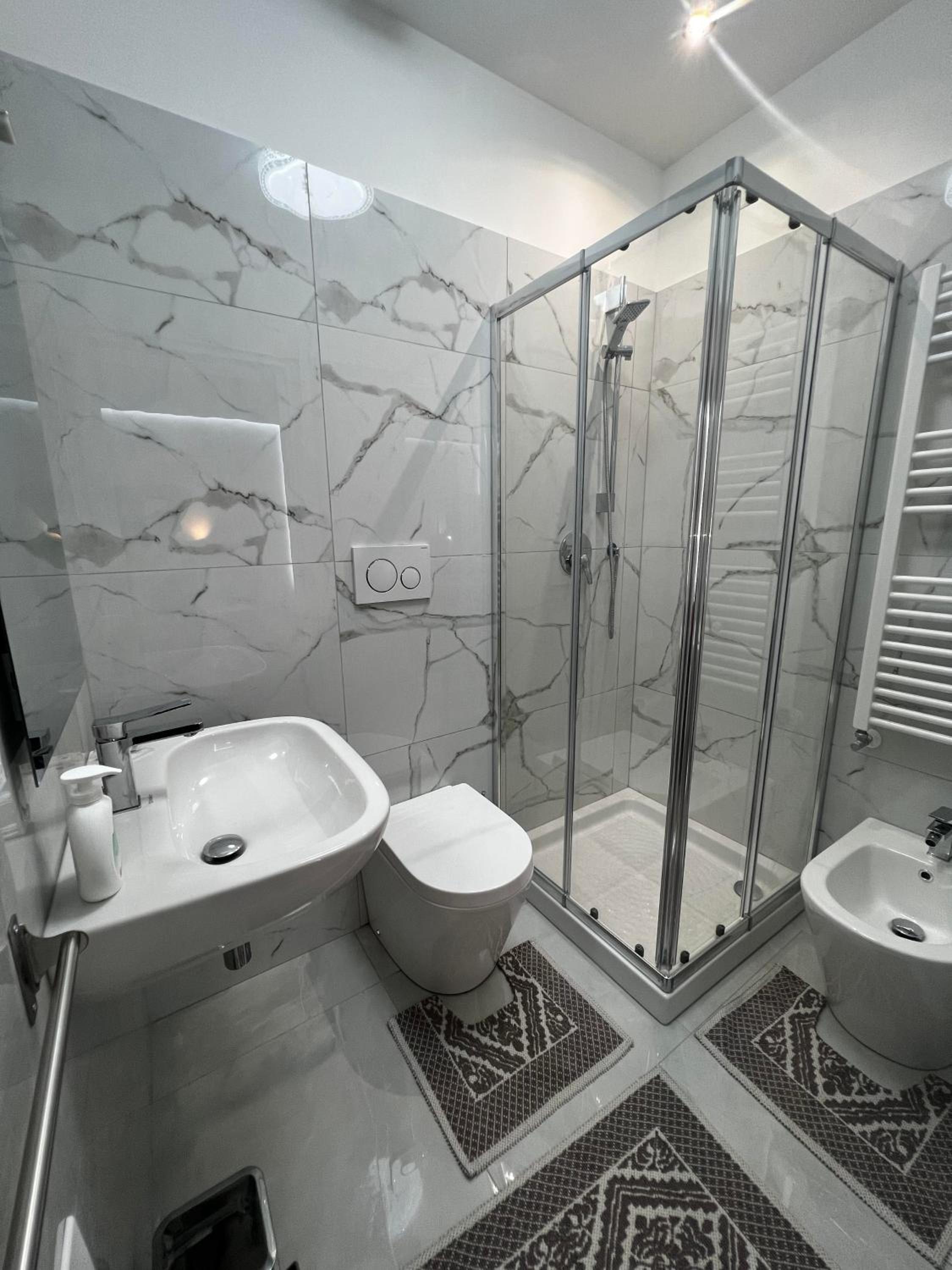 Deluxe Double Room with Balcony photo 2