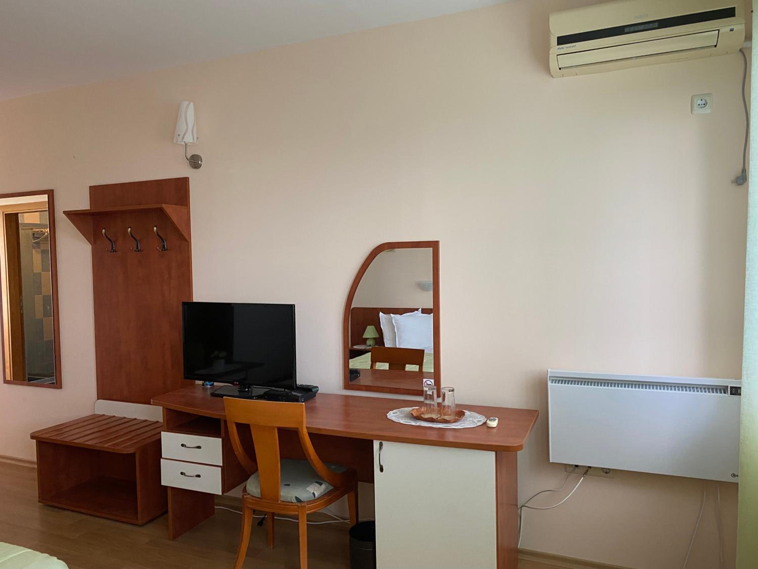 Budget Double or Twin Room photo 3