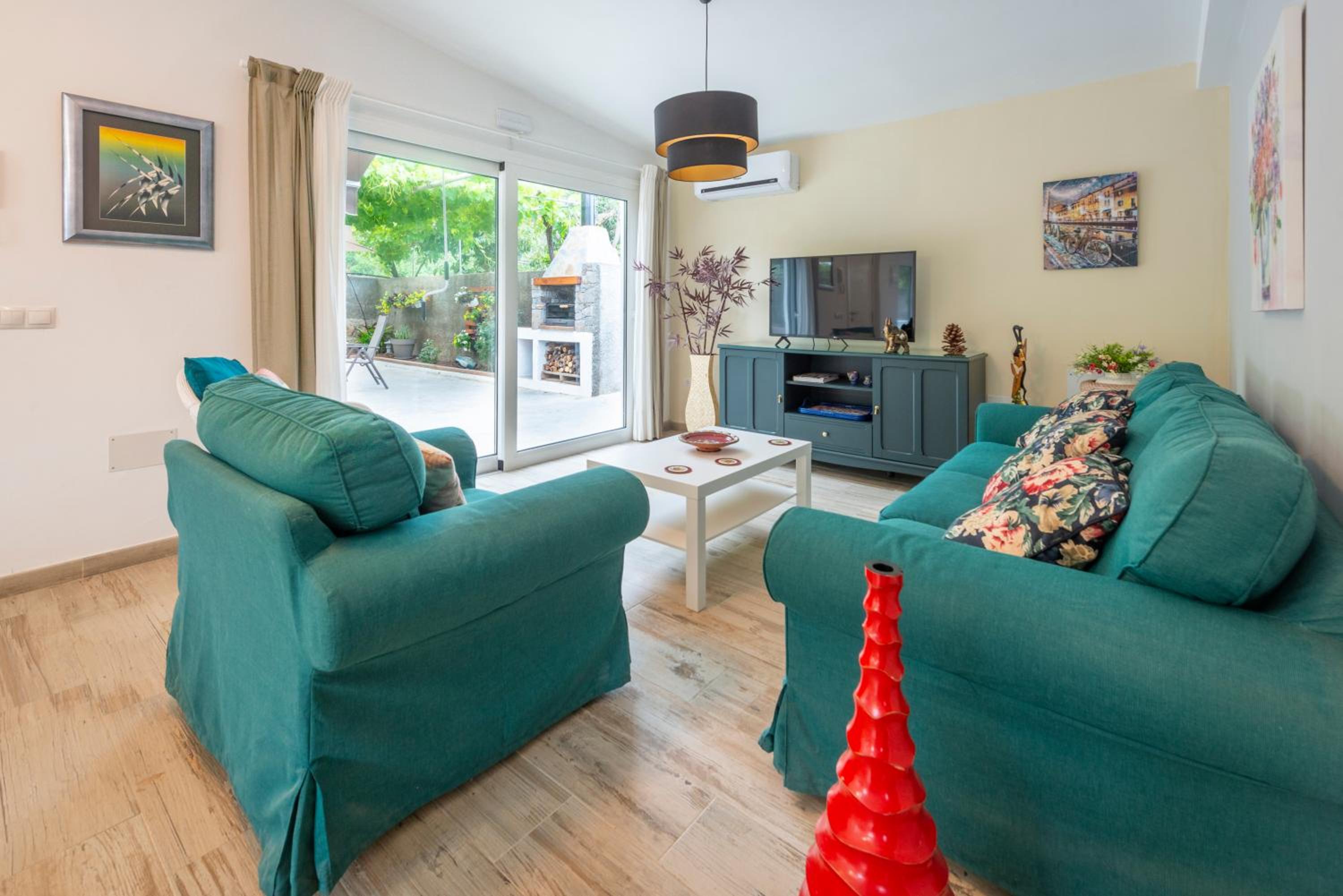 Two-Bedroom House photo 2