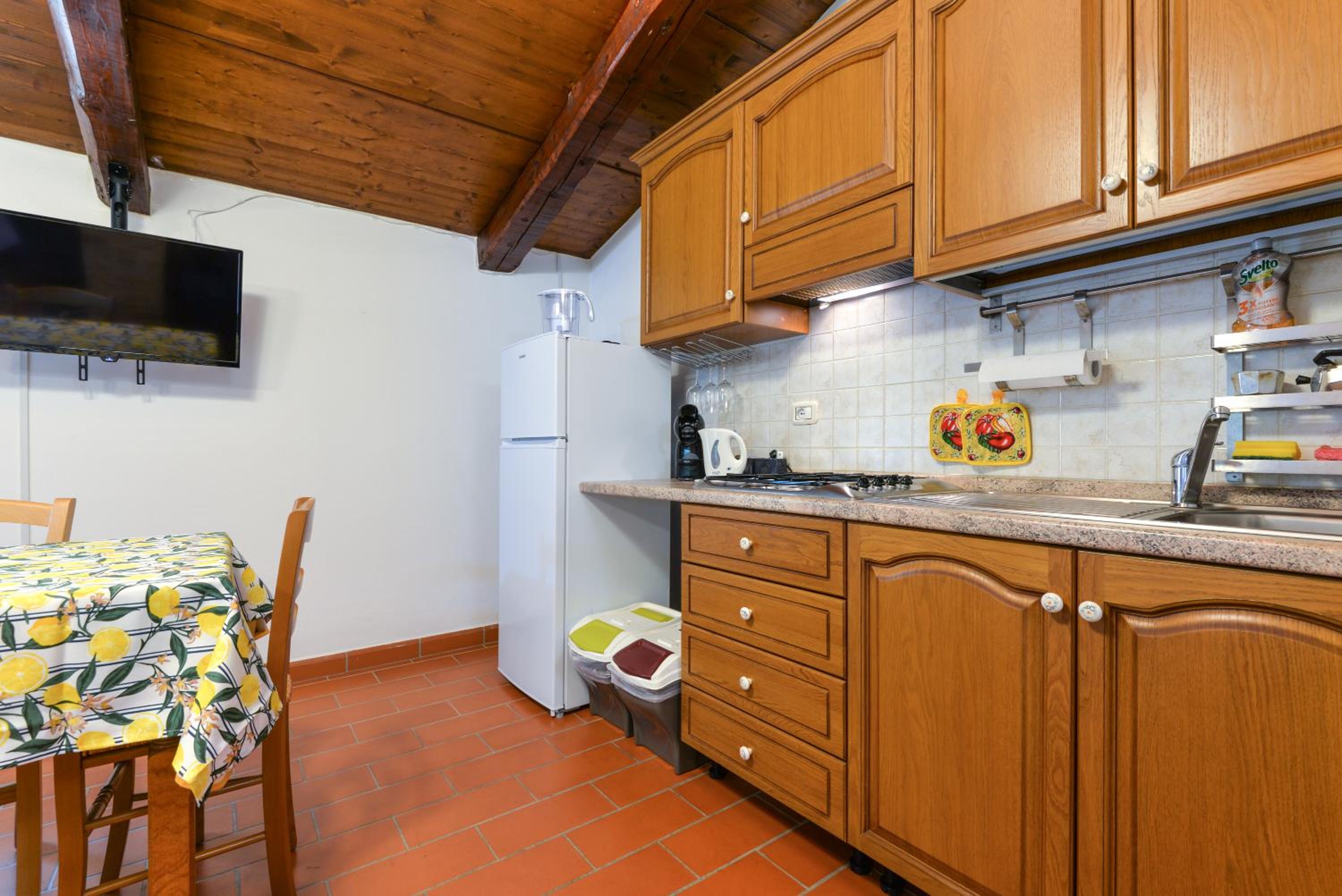 One-Bedroom Apartment photo 2