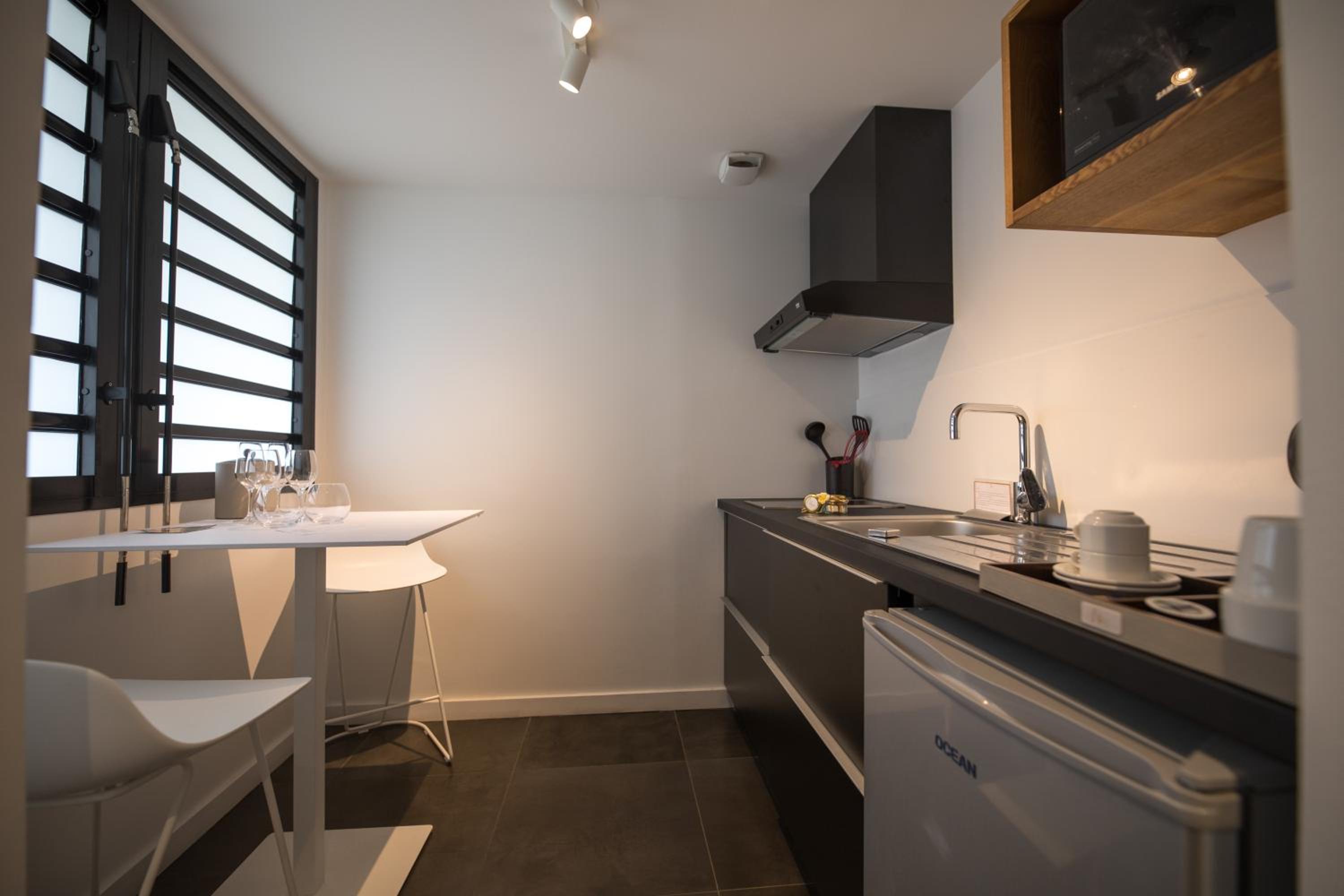 Superior Double Room with Garden View - Photo 4