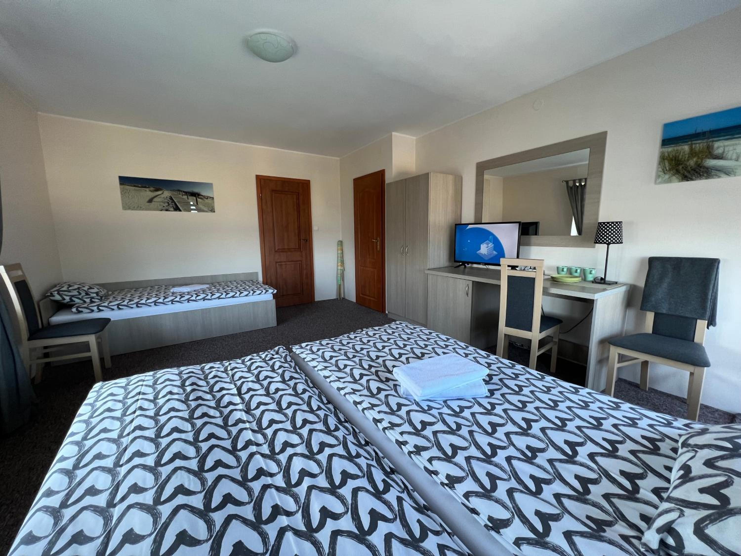 (14) Triple Room with Balcony photo 3