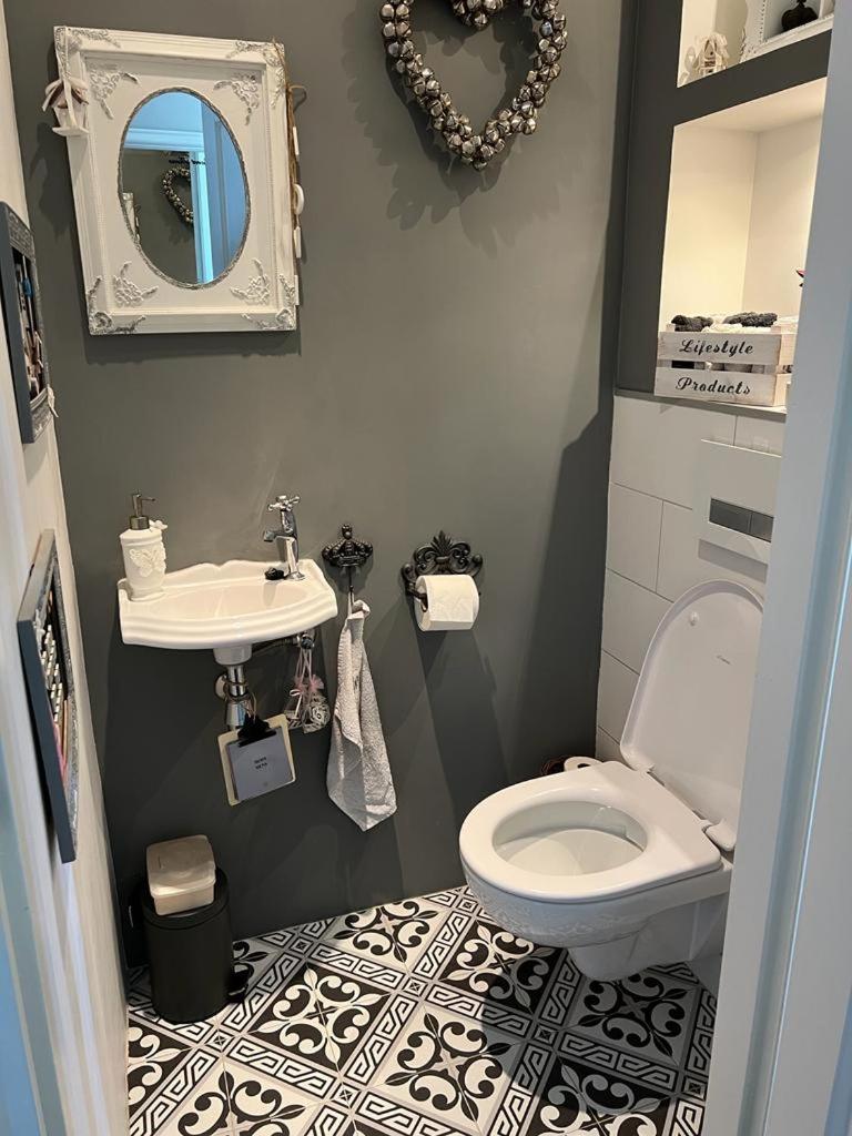 Double Room With Shared Bathroom photo 2