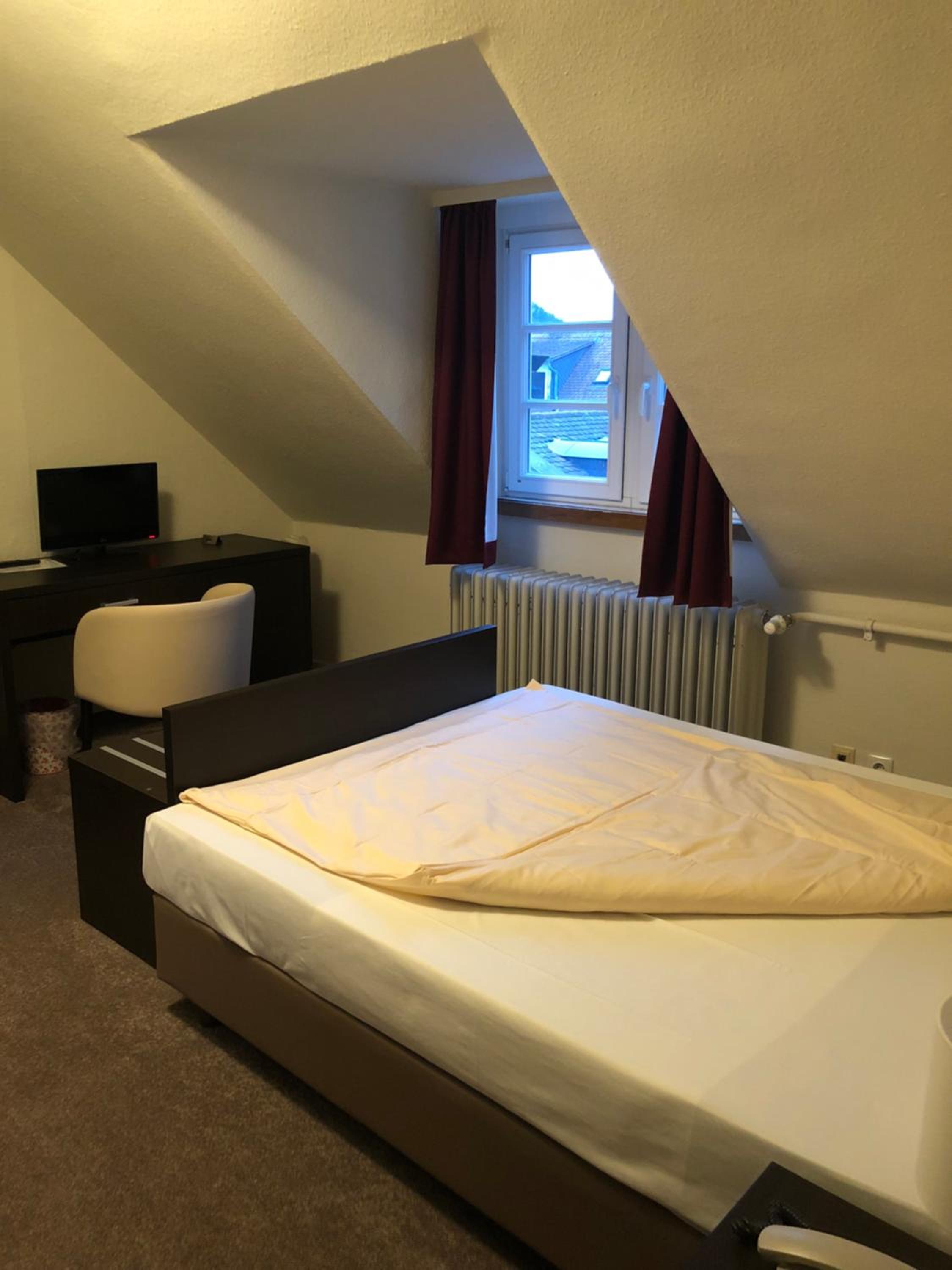 Small Single Room photo 3